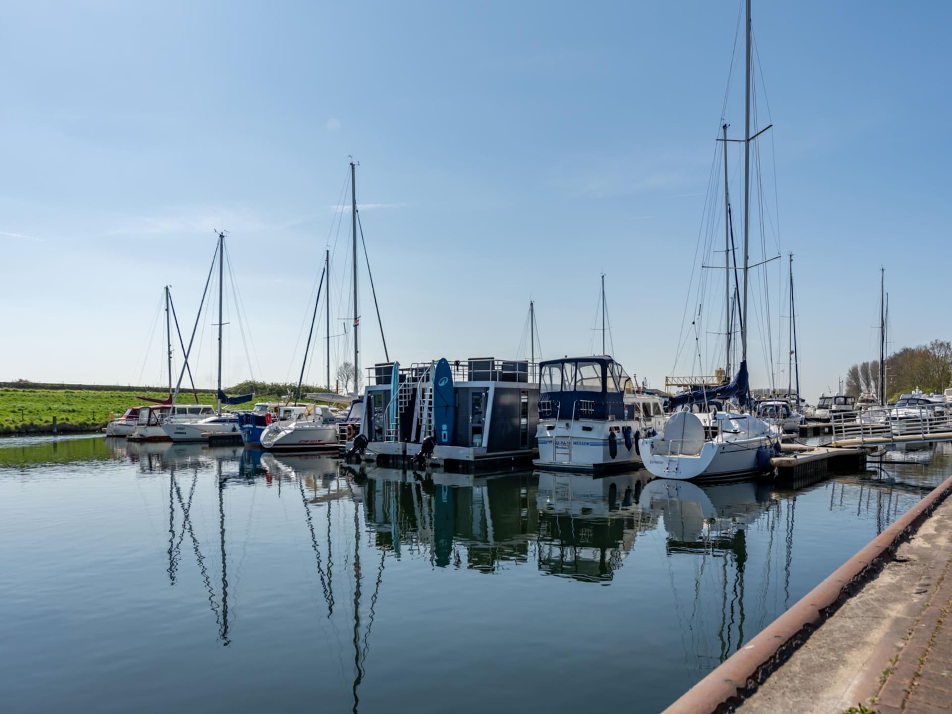 Waterlodge Blue Island: uniek overnachten aan het Veerse Meer - foto 22