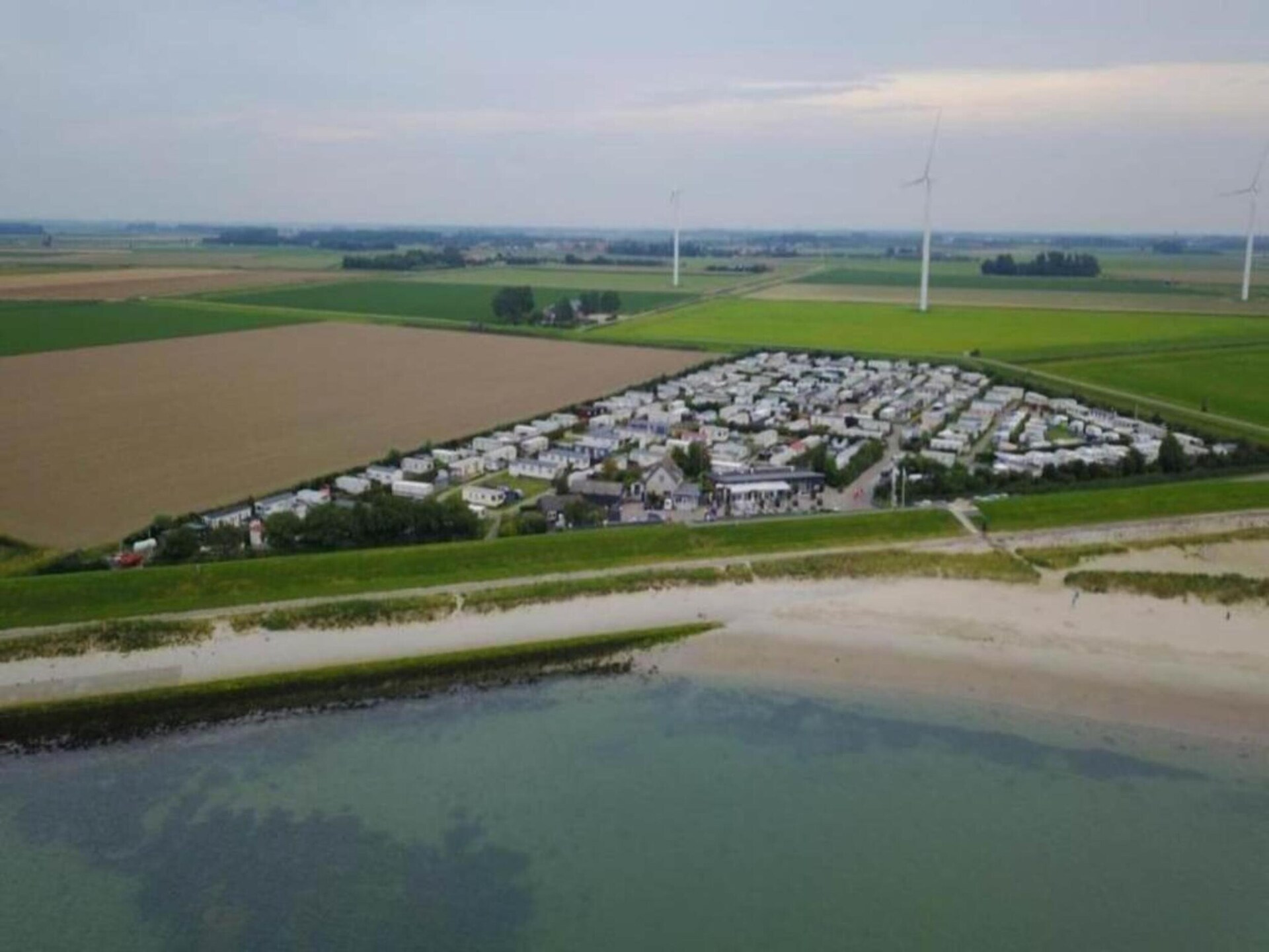 Waterlodge Blue Island: uniek overnachten aan het Veerse Meer - foto 24