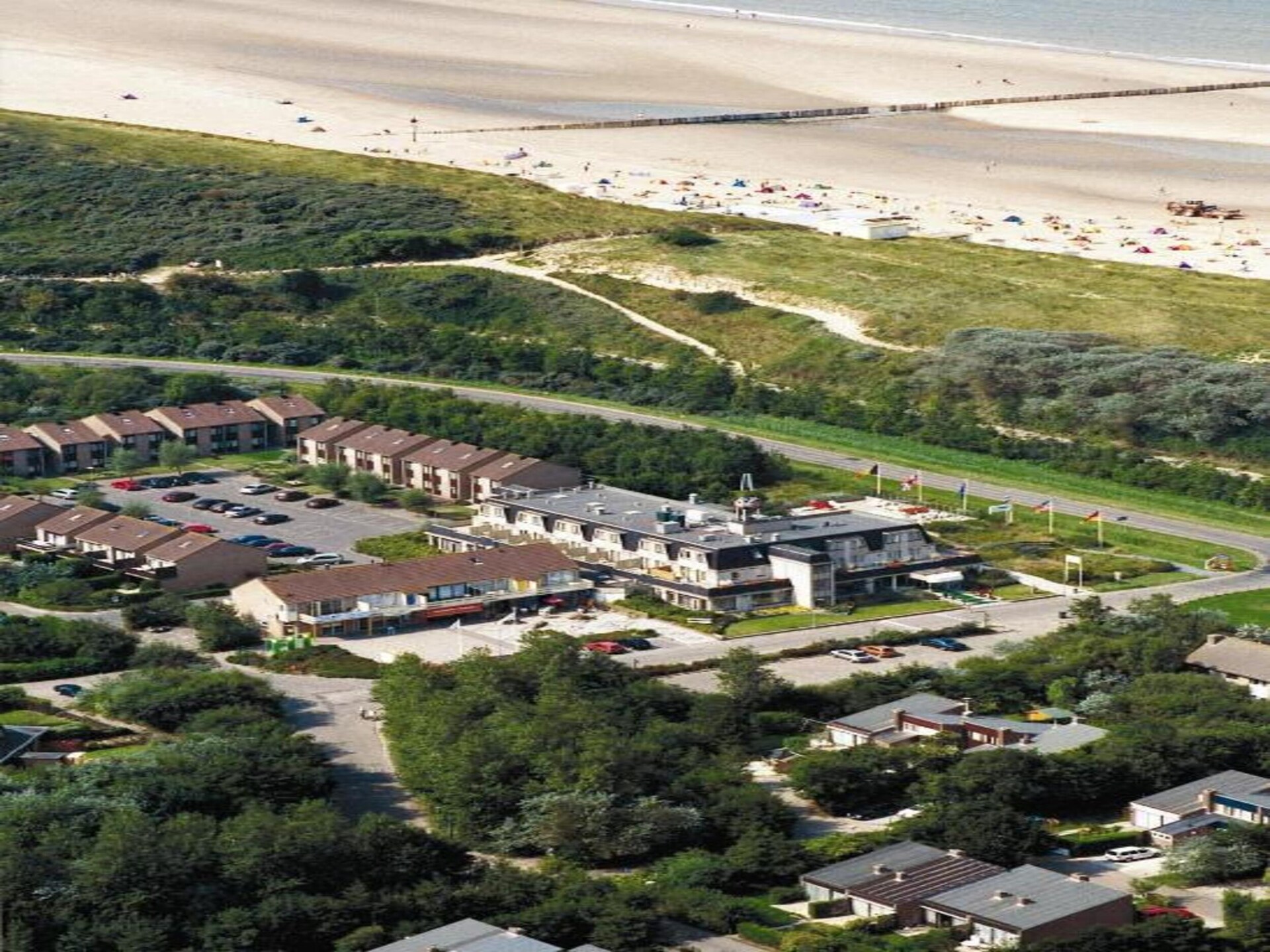 Luxe vrijstaande lodge aan de Zeeuwse kust voor 6 personen - foto 37