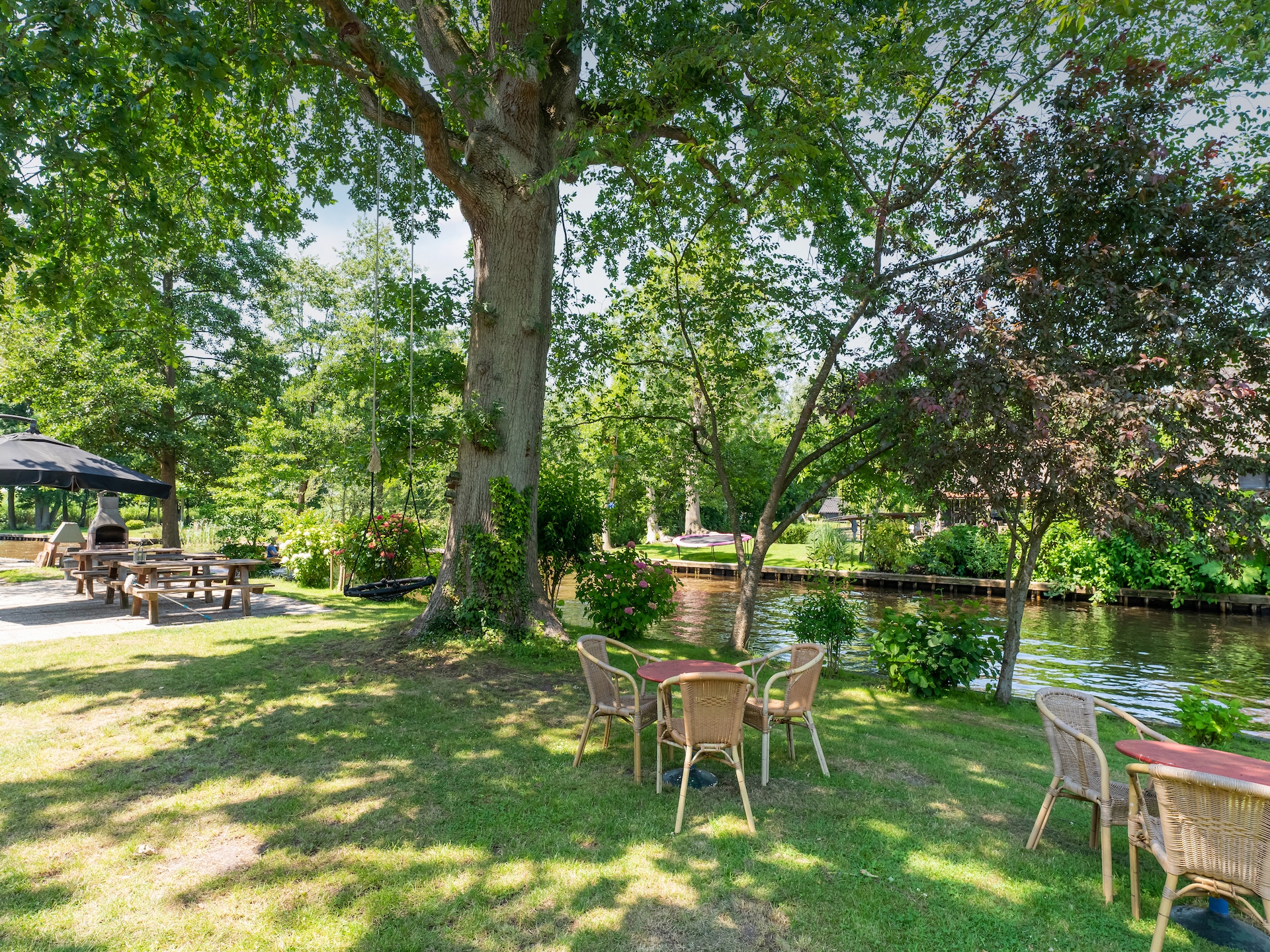 22-persoons boerderij in Giethoorn met terras aan het water - foto 27