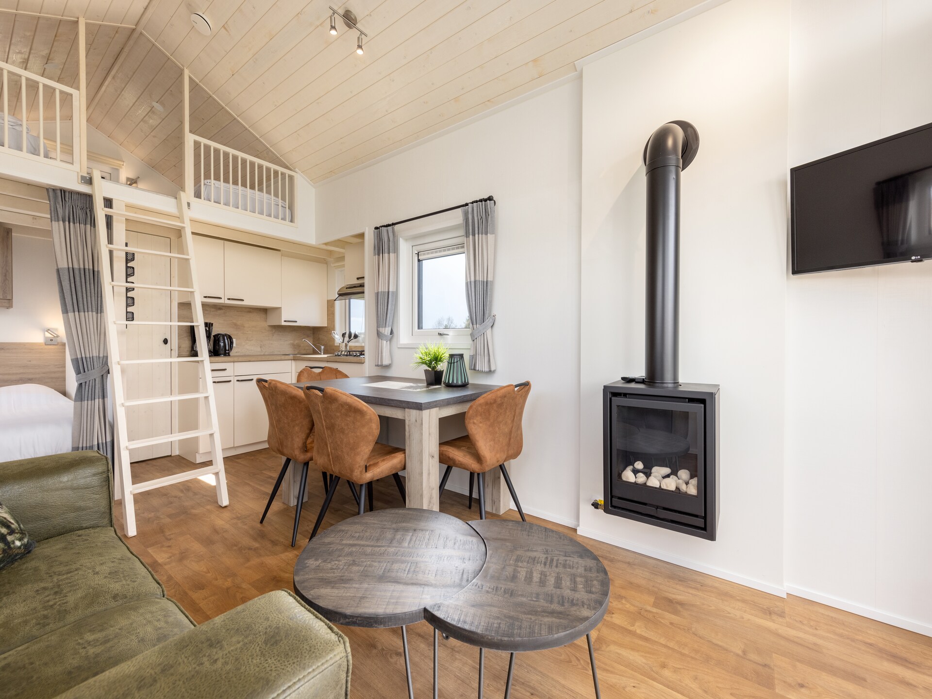 Tiny house Tolplas 19: compact genieten aan het water in Twente - foto 12