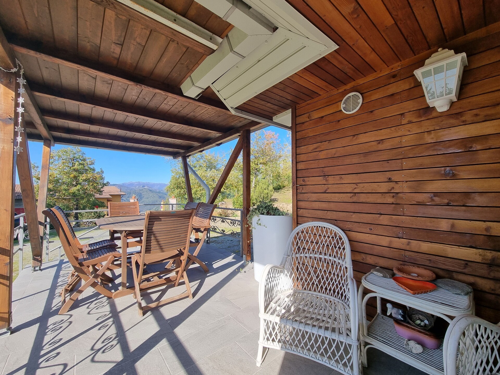 Vrijstaand chalet in Marliana met panoramisch uitzicht over de Toscaanse heuvels - foto 25