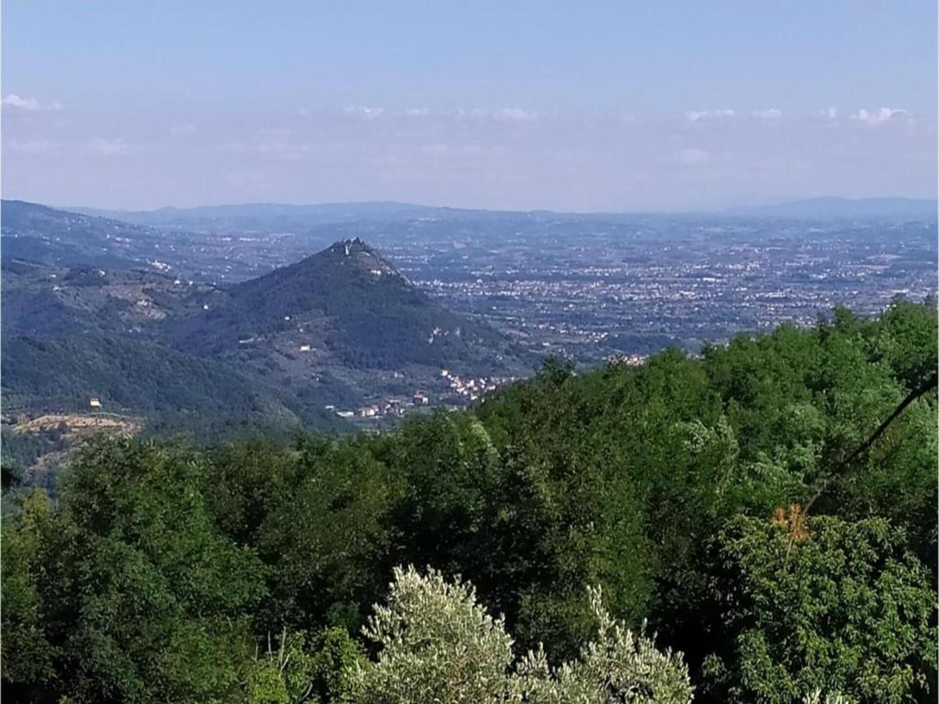 Vrijstaand chalet in Marliana met panoramisch uitzicht over de Toscaanse heuvels - foto 32