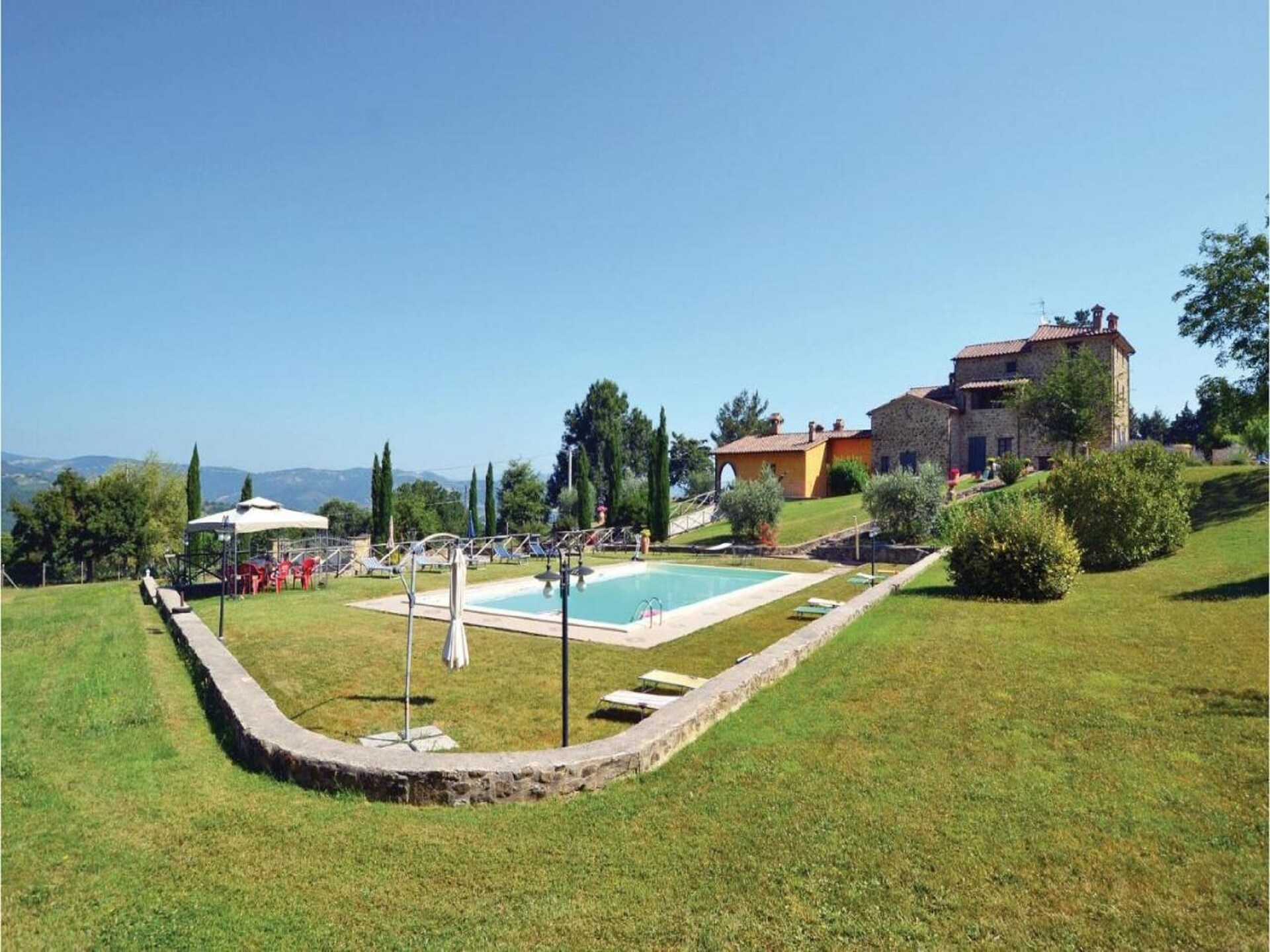 Ruim vakantiehuis voor 30 personen met privézwembad in Città di Castello - foto 2