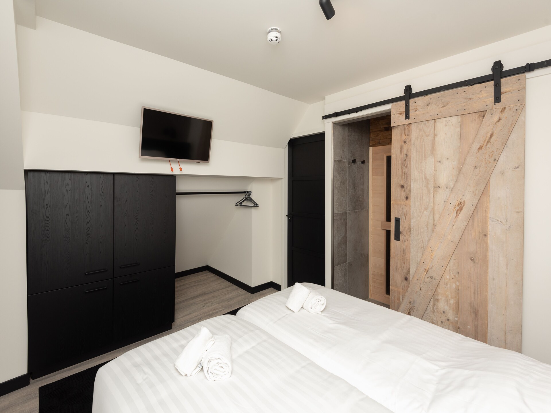 Chic appartement in hartje Renesse met terras en infrarood sauna - foto 14