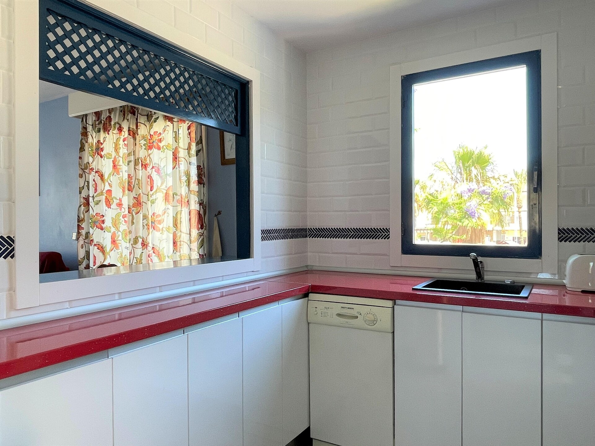 Zonnig appartement met dakterras en zwembad nabij golfbaan en strand - foto 16