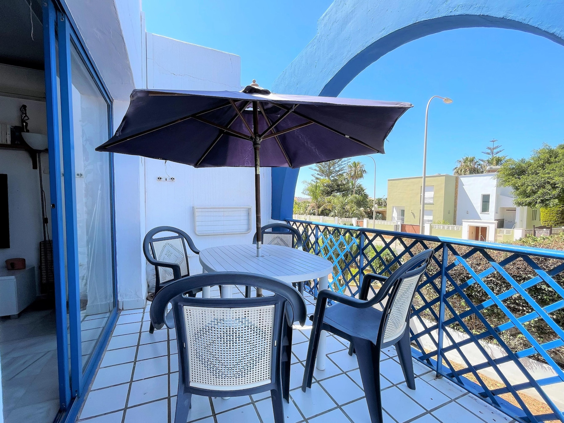 Zonnig appartement met dakterras en zwembad nabij golfbaan en strand - foto 6
