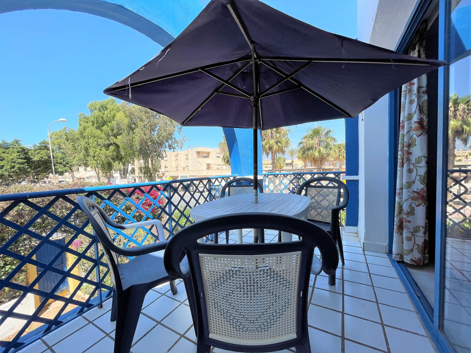 Zonnig appartement met dakterras en zwembad nabij golfbaan en strand - foto 24