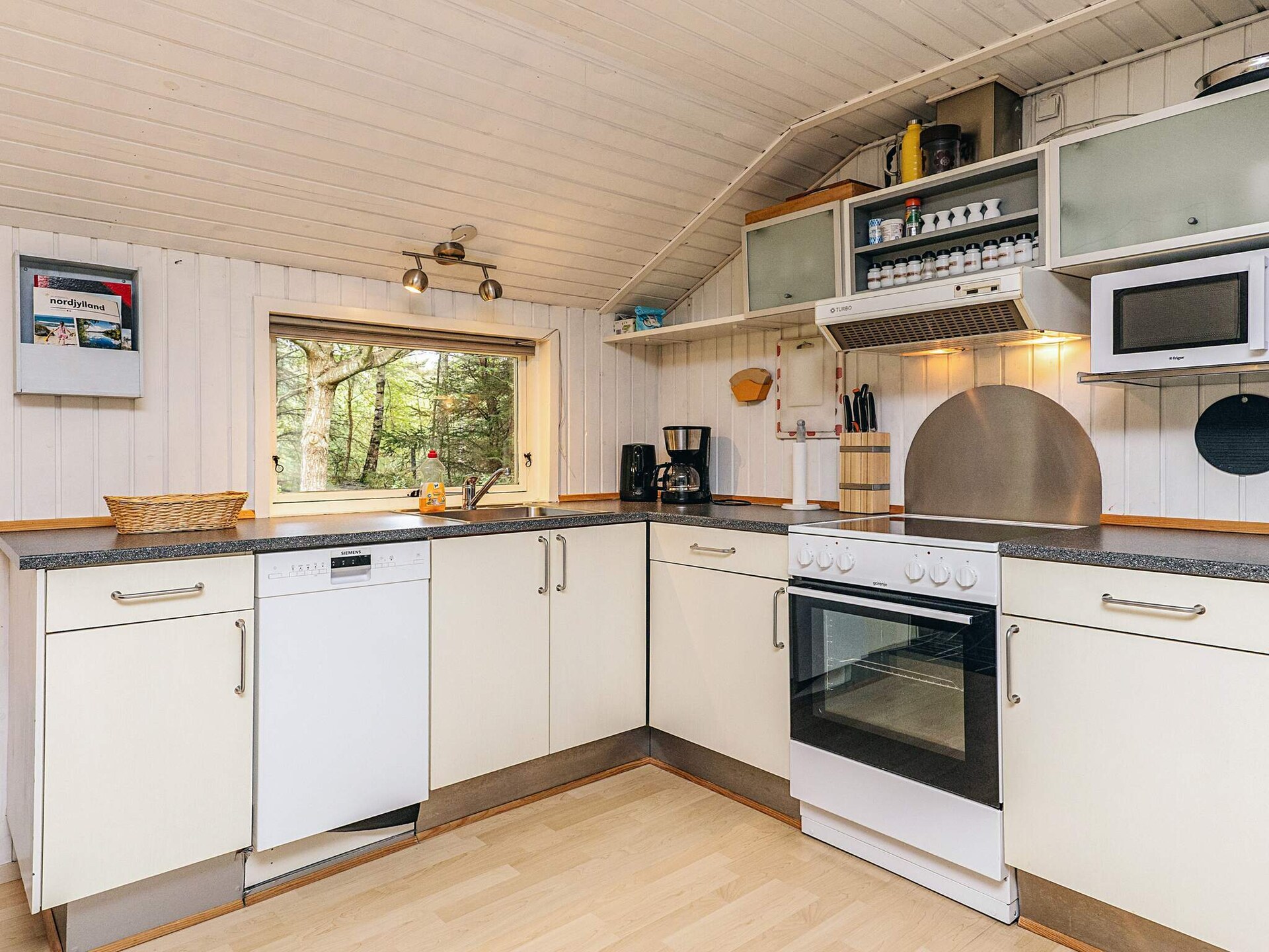 Sfeervol vakantiehuis nabij het strand in Ålbæk - foto 23