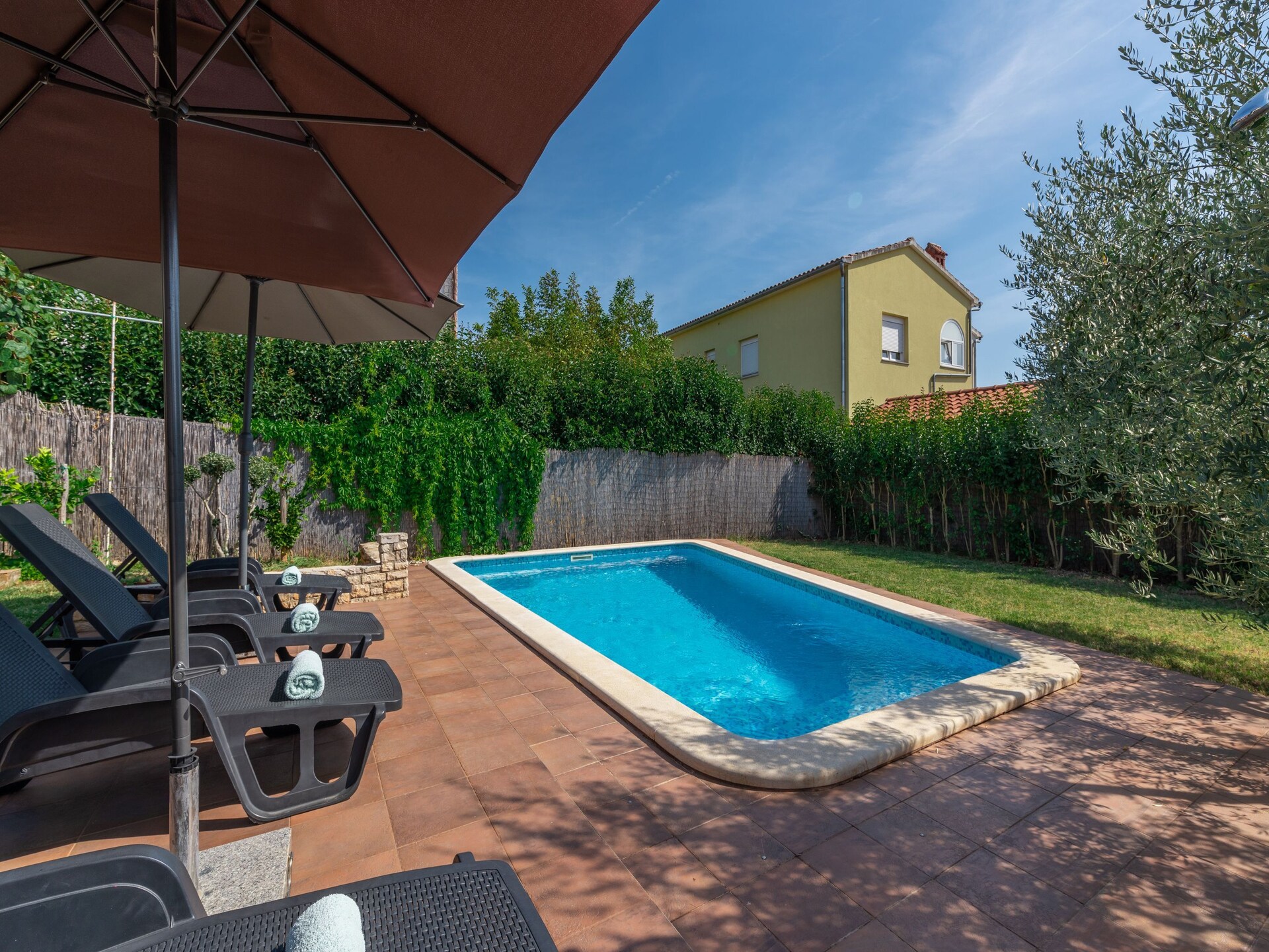 Vrijstaande villa met privézwembad op 2,5 km van zee in Novigrad - foto 11