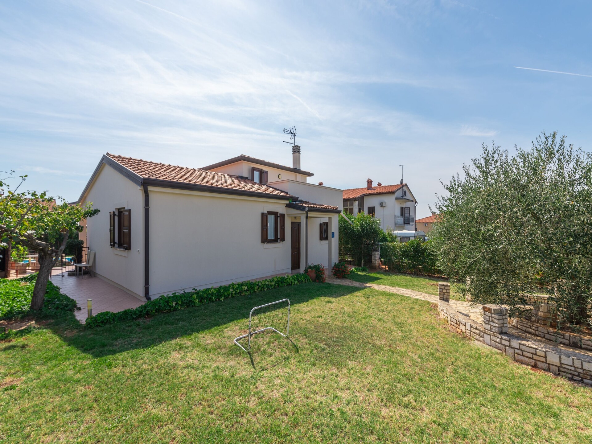 Vrijstaande villa met privézwembad op 2,5 km van zee in Novigrad - foto 10
