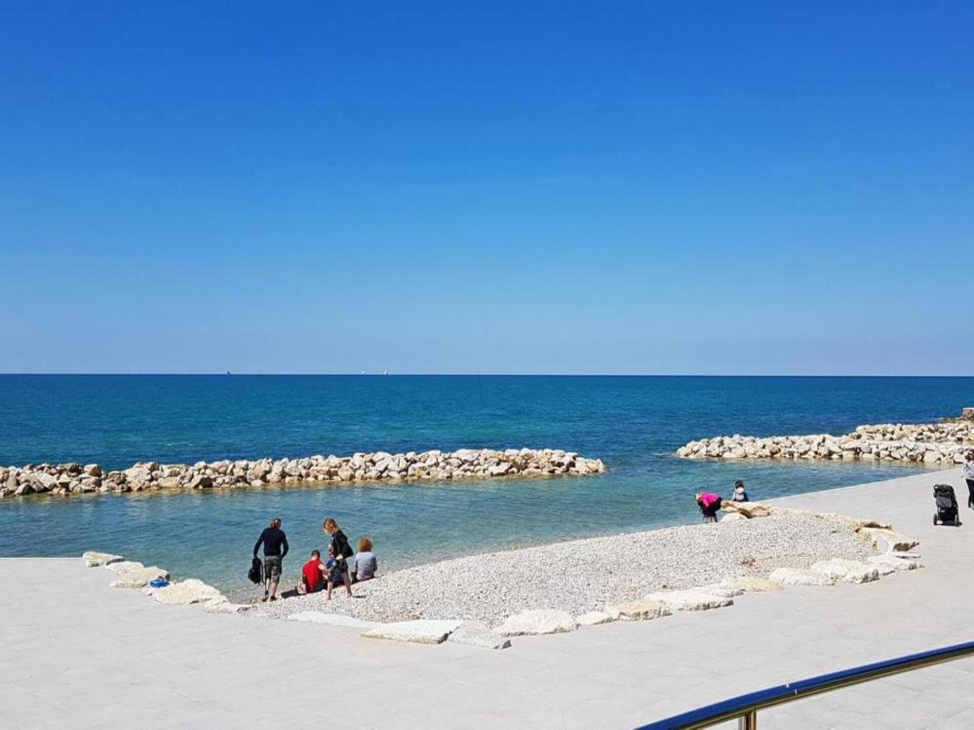 Vrijstaande villa met privézwembad op 2,5 km van zee in Novigrad - foto 28