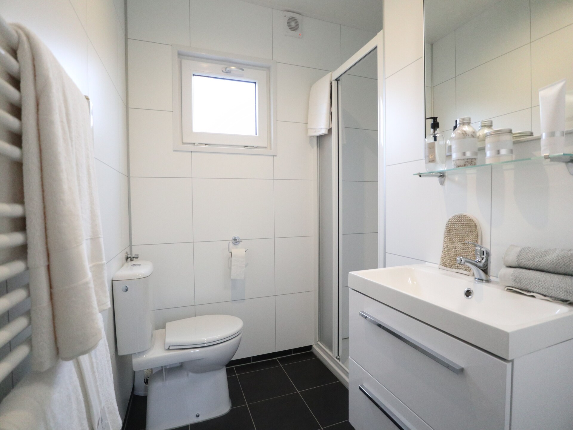 Modern vakantiehuis aan het water in Olburgen voor 4 personen - foto 14