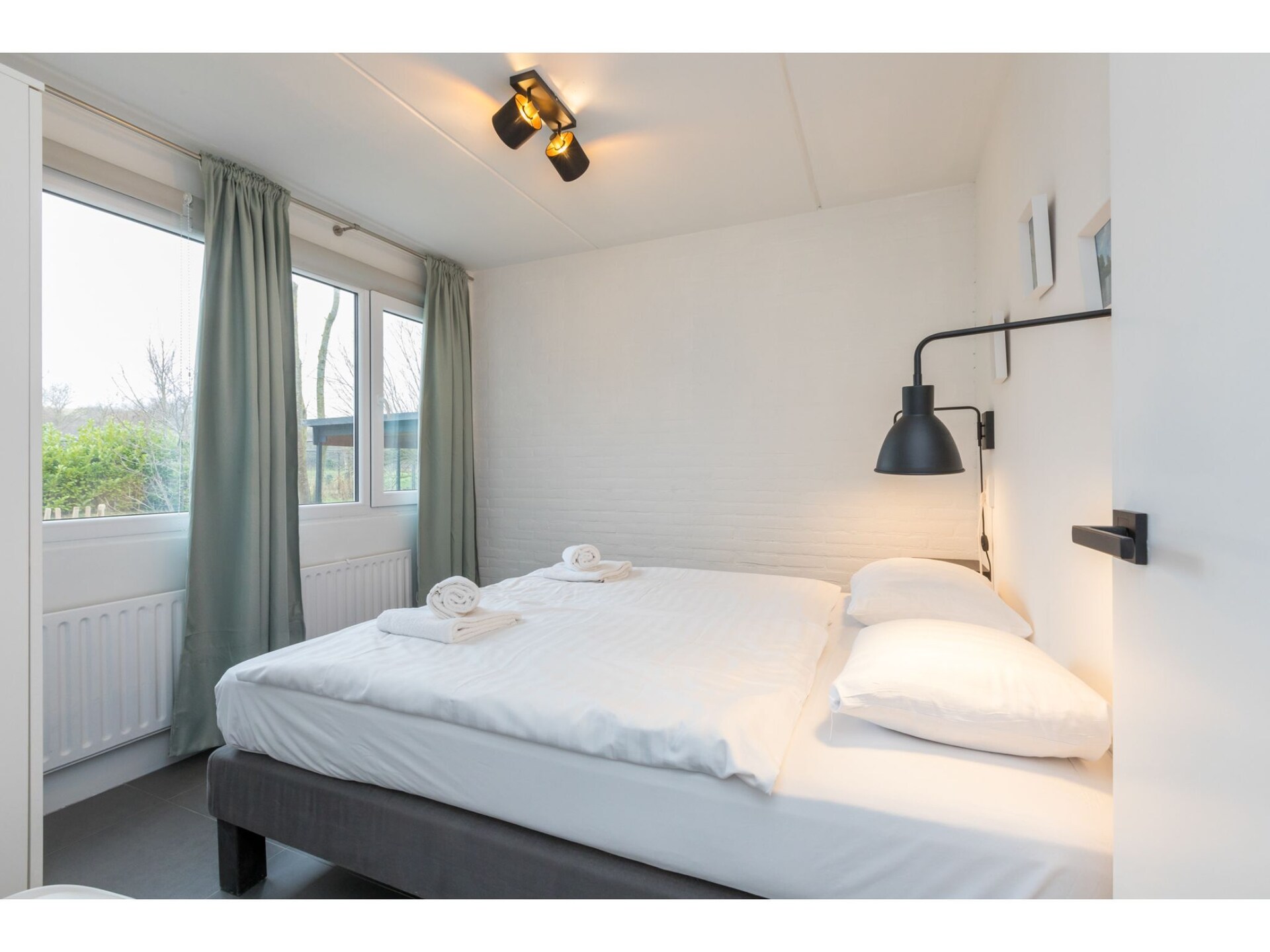 Vrijstaand vakantiehuis met grote tuin op 5 minuten van strand Nieuwvlietbad - foto 3