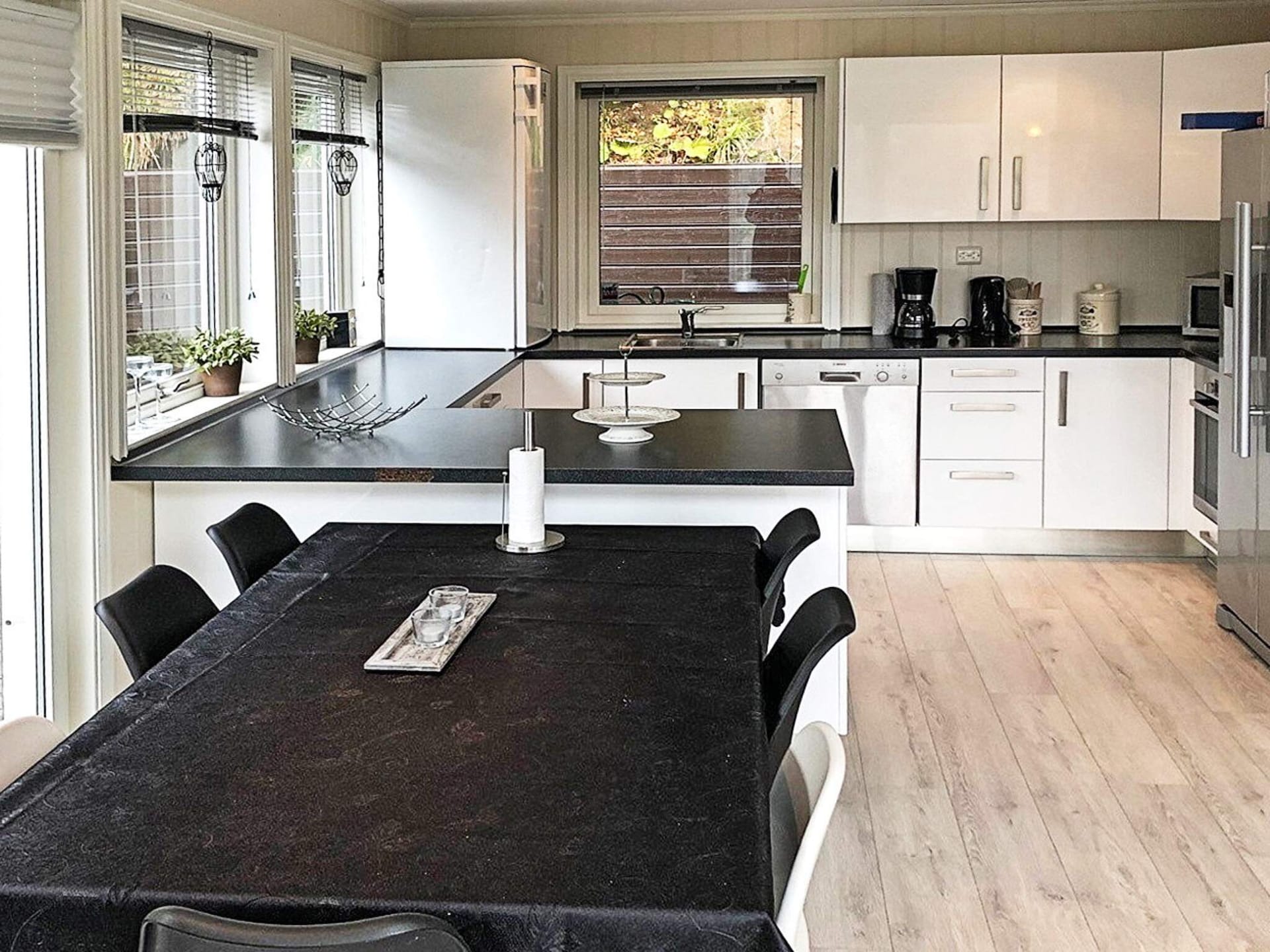 10-persoons vakantiehuis in Lyngdal met privézwembad en waterzicht - foto 14