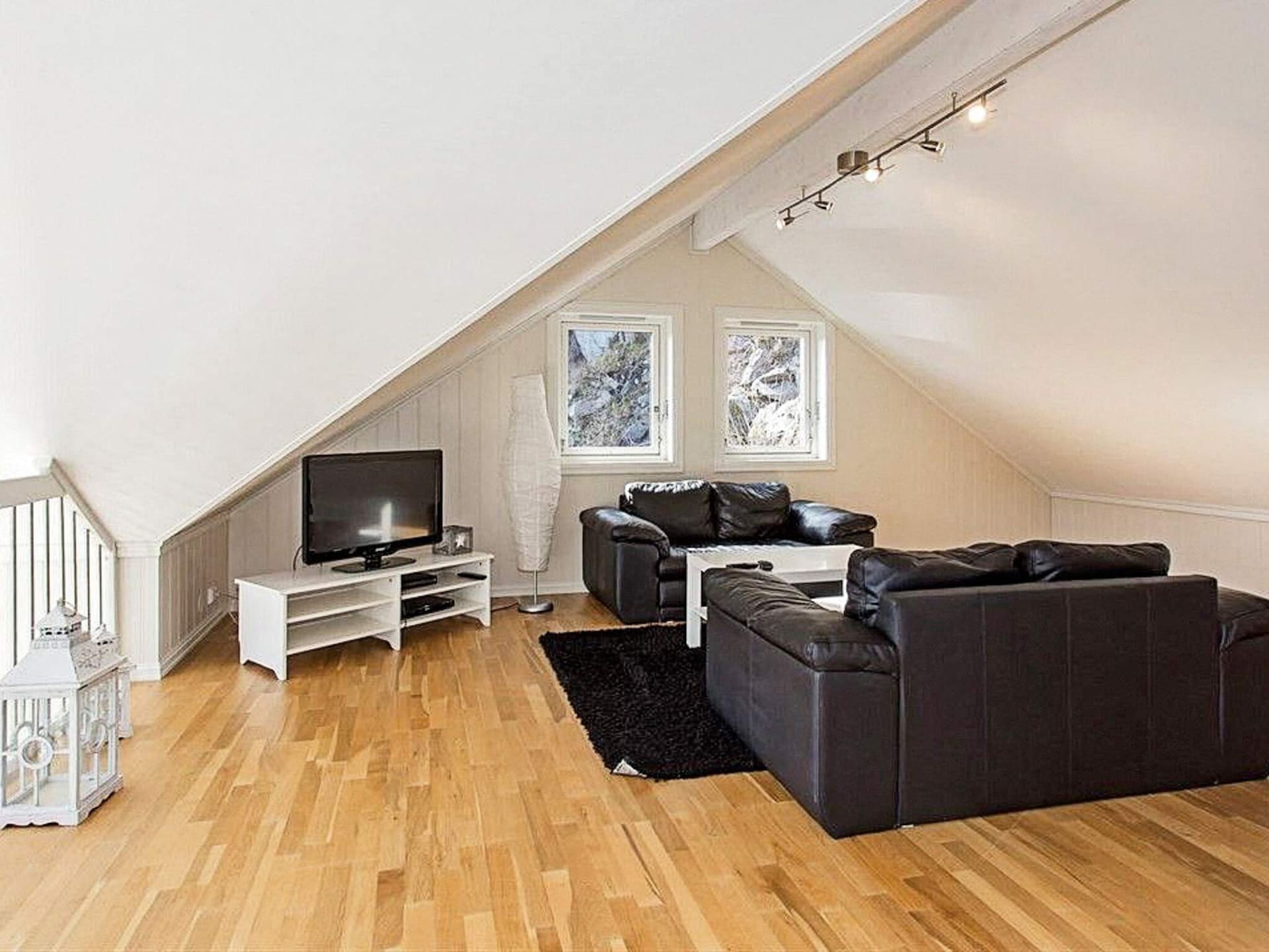 10-persoons vakantiehuis in Lyngdal met privézwembad en waterzicht - foto 18