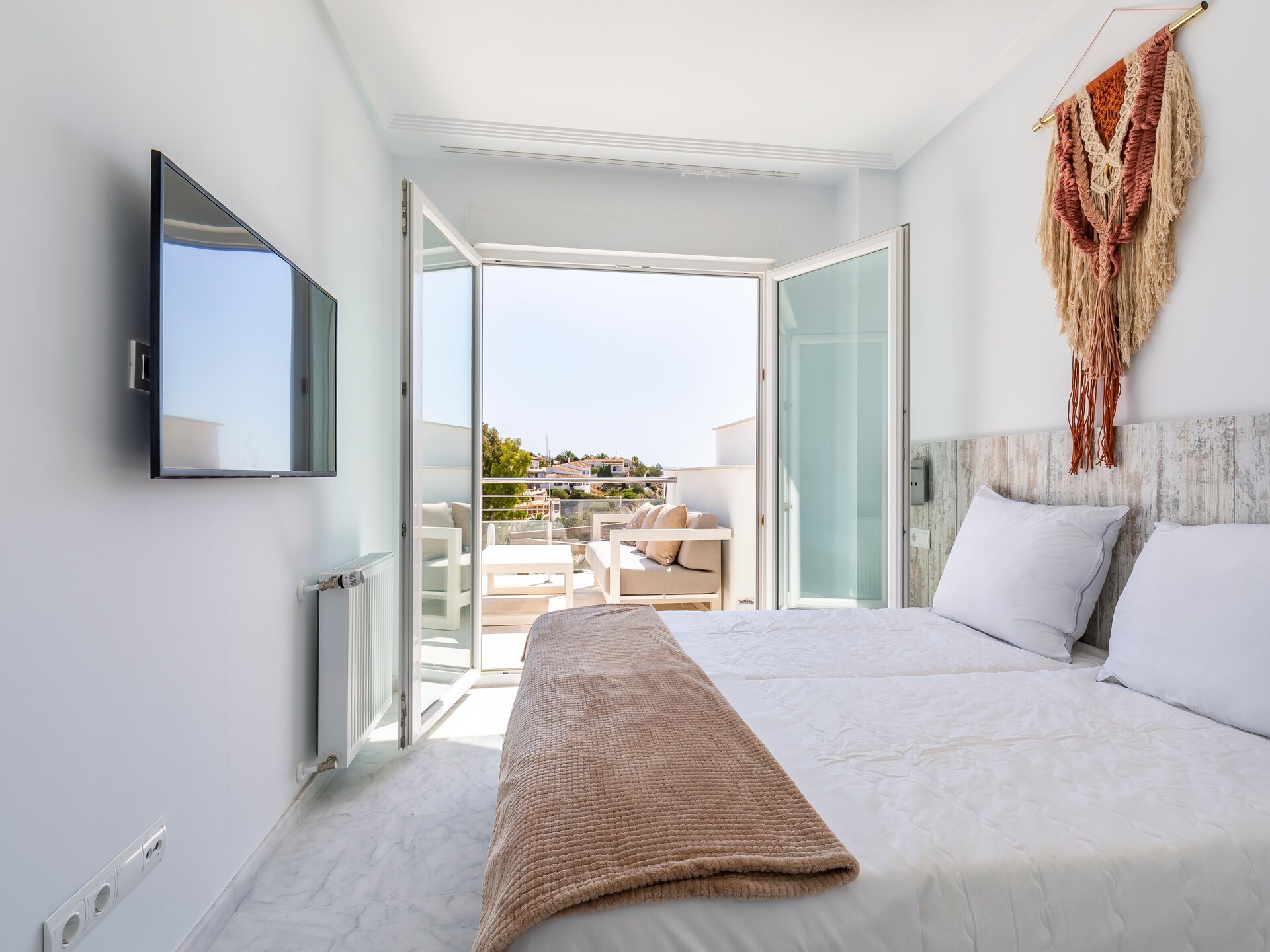 Licht appartement bij El Campello met zwembad, airco & huisdier welkom - foto 4