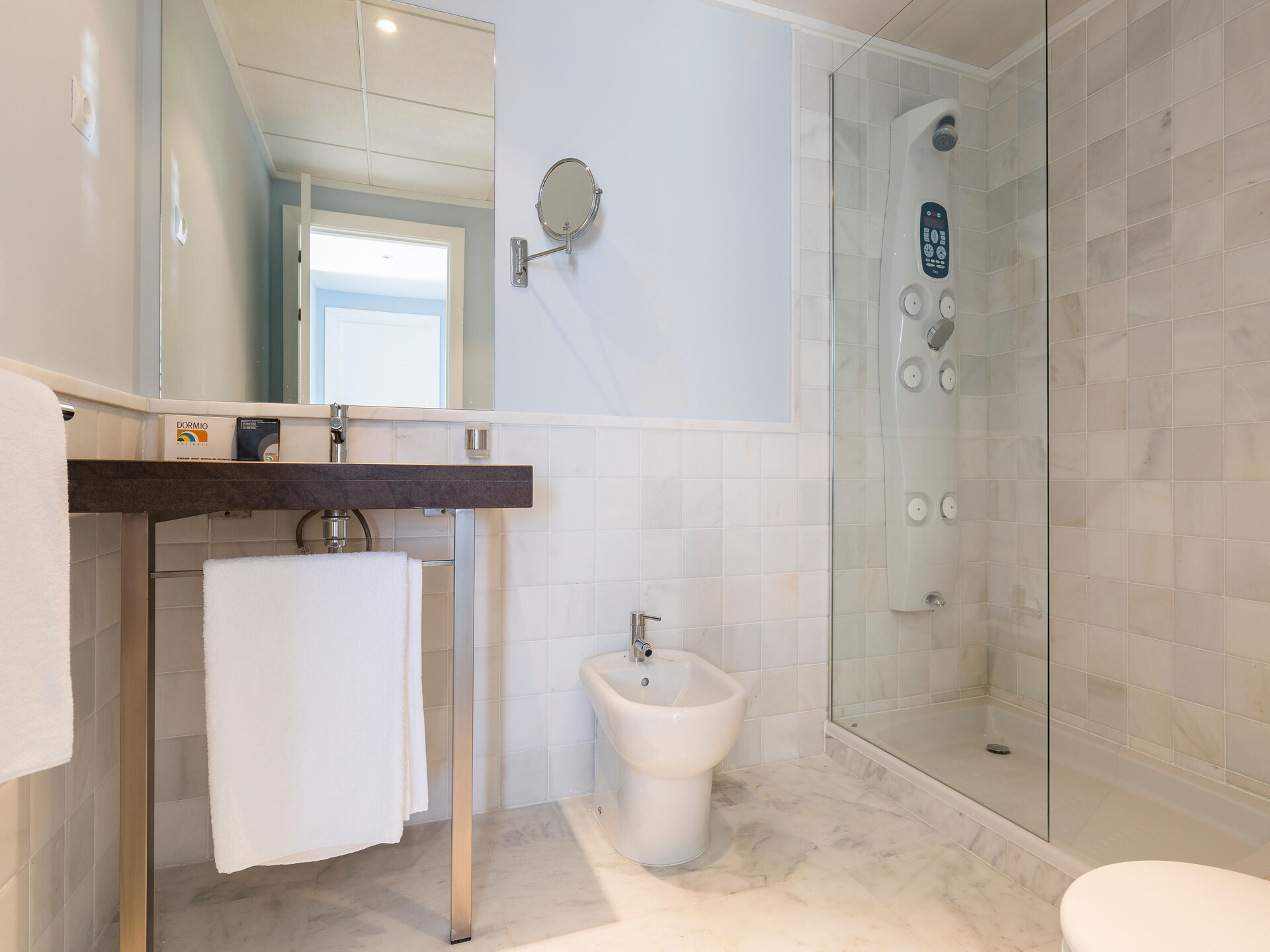 Licht appartement bij El Campello met zwembad, airco & huisdier welkom - foto 19