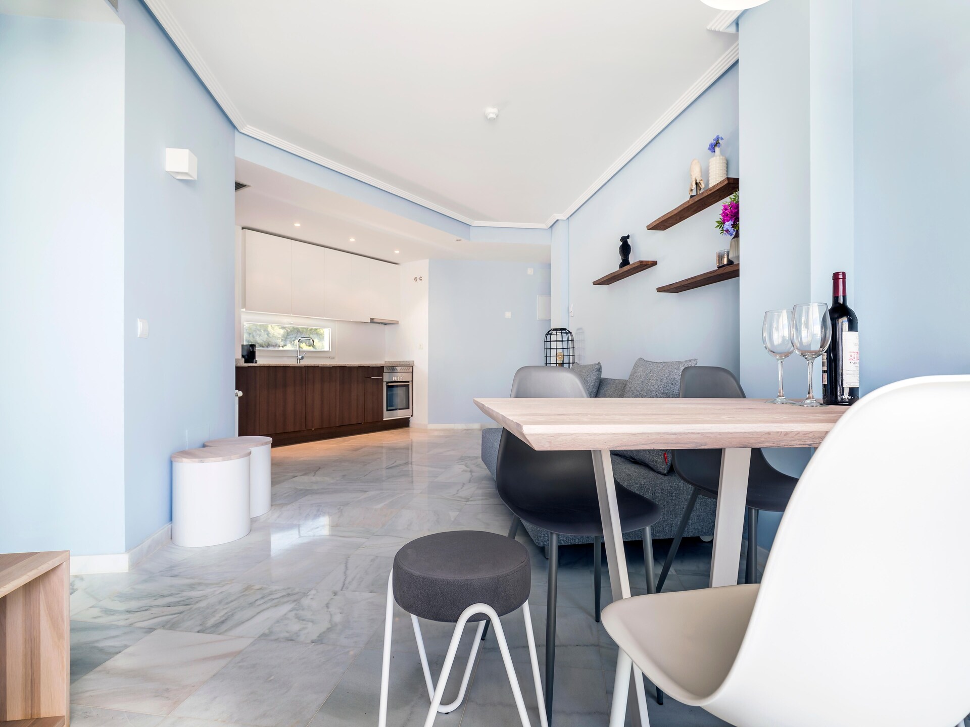 Licht appartement bij El Campello met zwembad, airco & huisdier welkom - foto 12