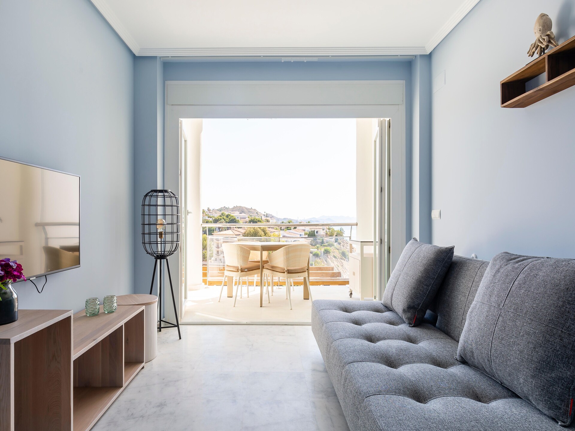 Licht appartement bij El Campello met zwembad, airco & huisdier welkom - foto 14