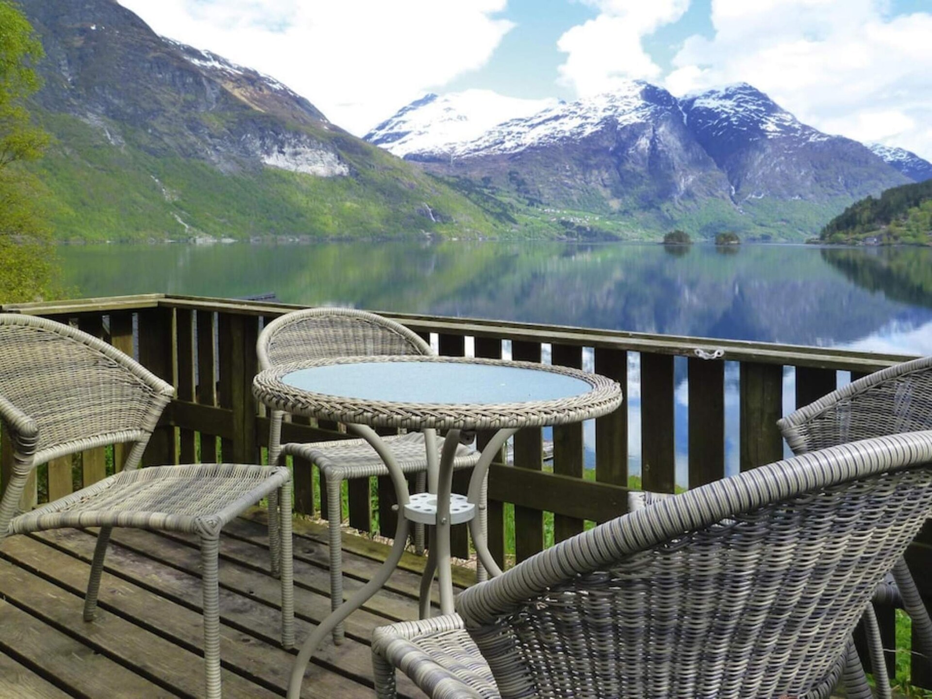 Vrijstaand vakantiehuis aan het Oppstrynsvatnet met privé roeiboot - foto 33