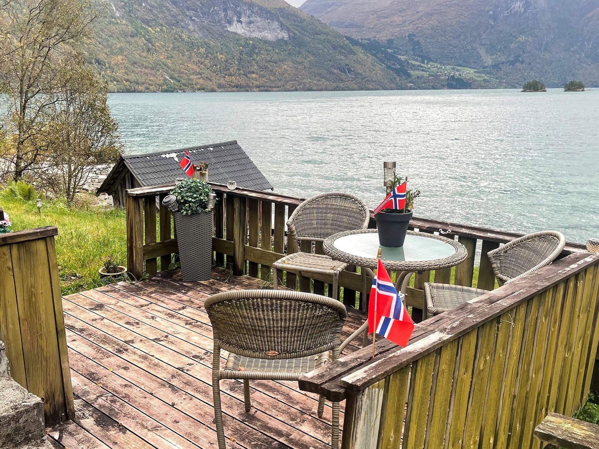 Vrijstaand vakantiehuis aan het Oppstrynsvatnet met privé roeiboot - foto 7