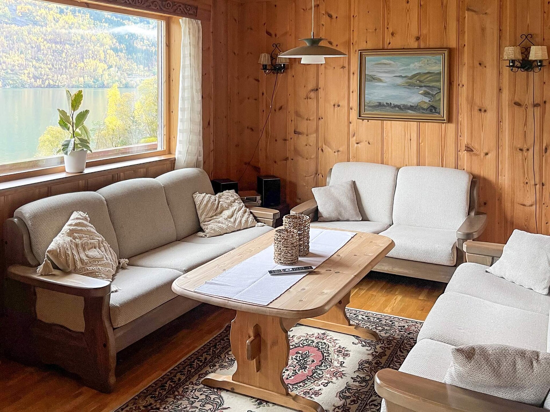 Panoramisch appartement aan het Oppstrynsvatnet met boot en berghutten - foto 9