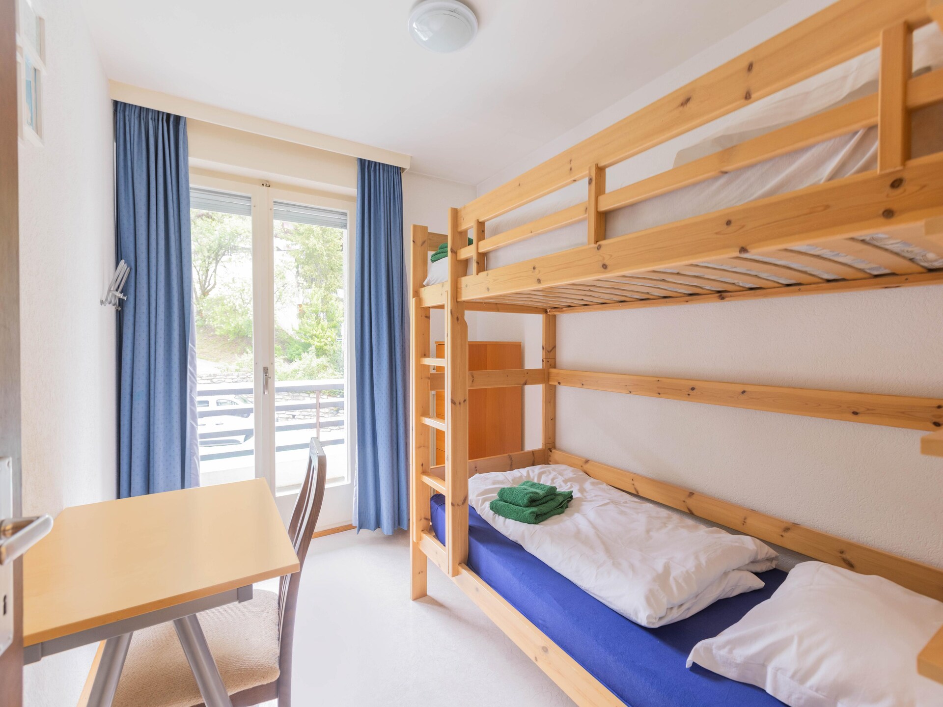Cransalpin: luxe appartement met zwembad direct aan de piste in Crans-Montana - foto 26