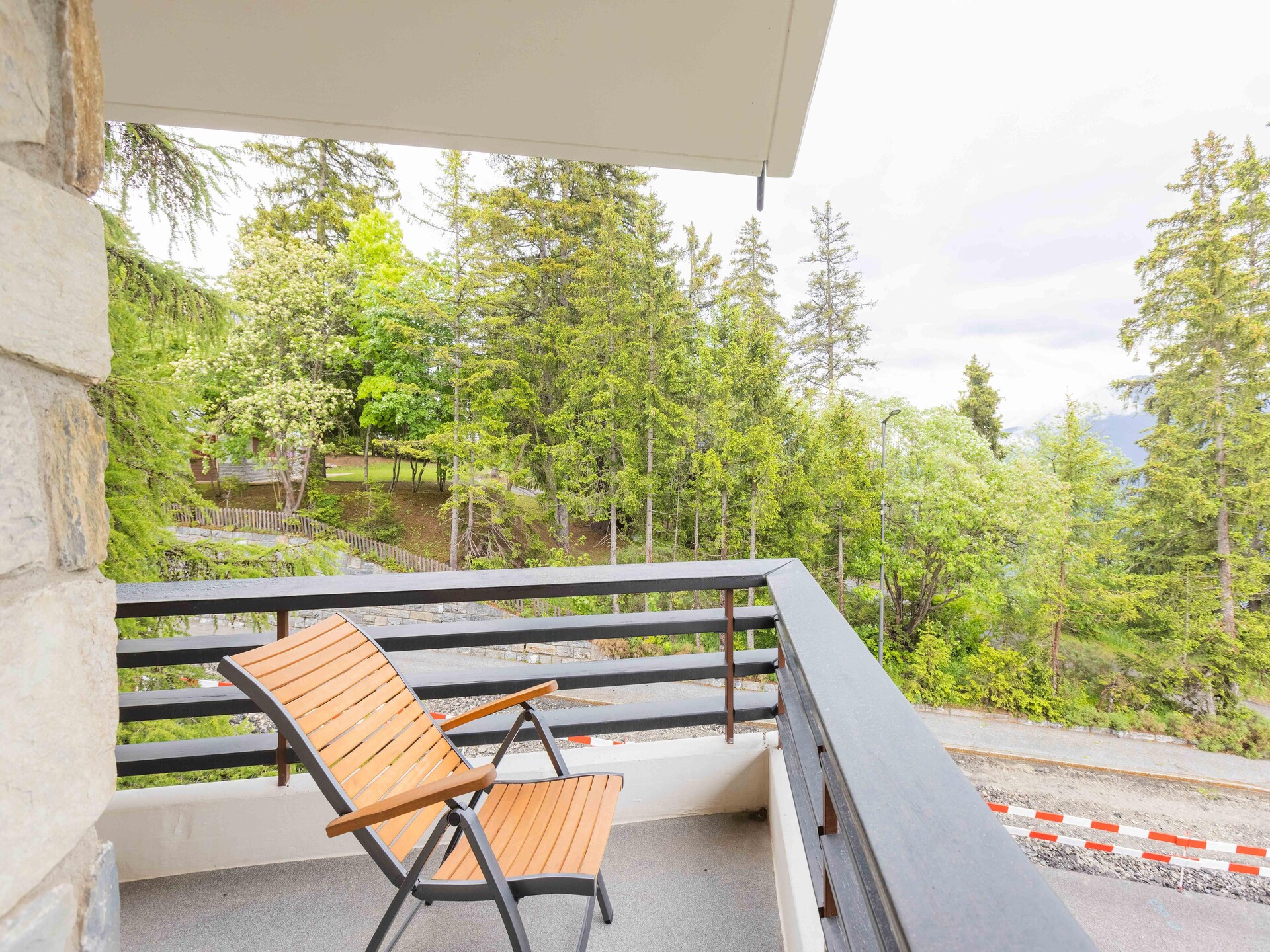 Cransalpin: luxe appartement met zwembad direct aan de piste in Crans-Montana - foto 33