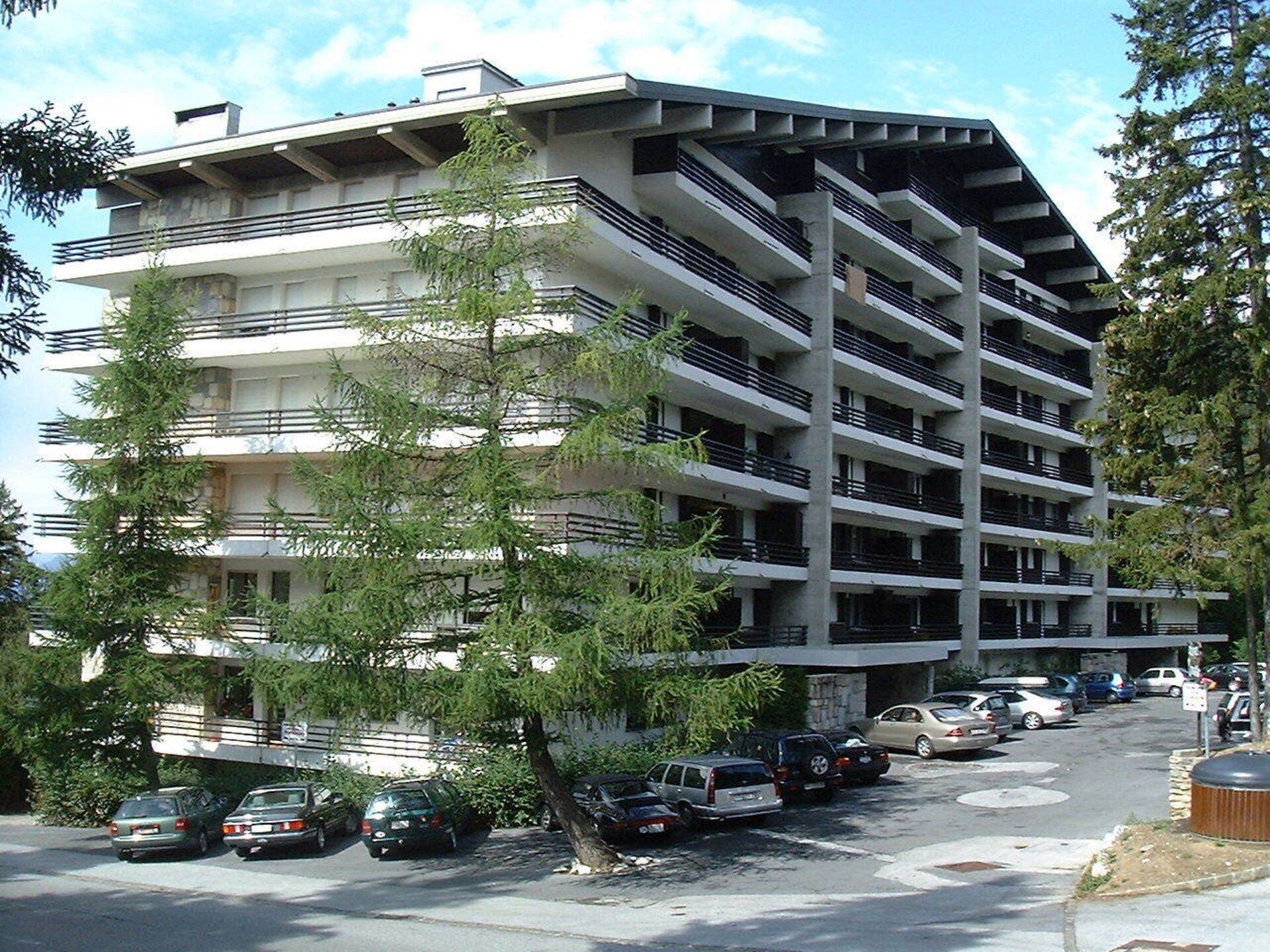 Cransalpin: luxe appartement met zwembad direct aan de piste in Crans-Montana - foto 39
