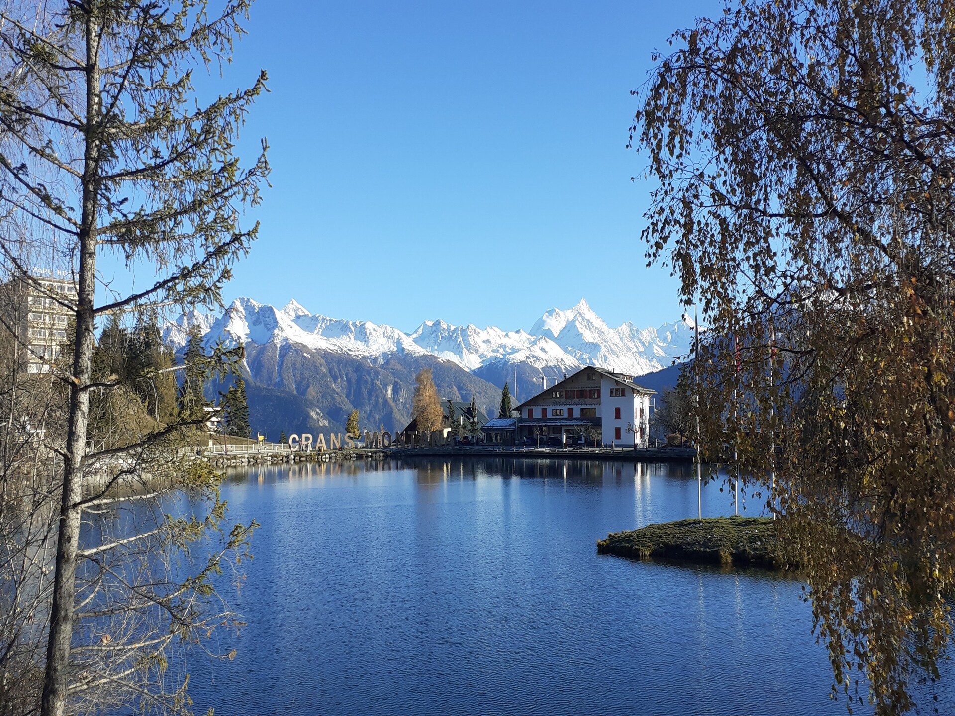 Cransalpin: luxe appartement met zwembad direct aan de piste in Crans-Montana - foto 59