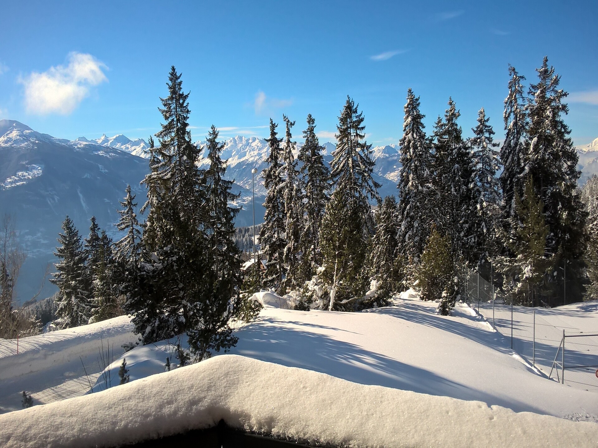 Cransalpin: luxe appartement met zwembad direct aan de piste in Crans-Montana - foto 48