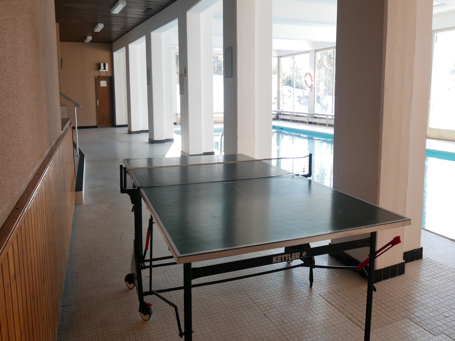 Cransalpin: luxe appartement met zwembad direct aan de piste in Crans-Montana - foto 45