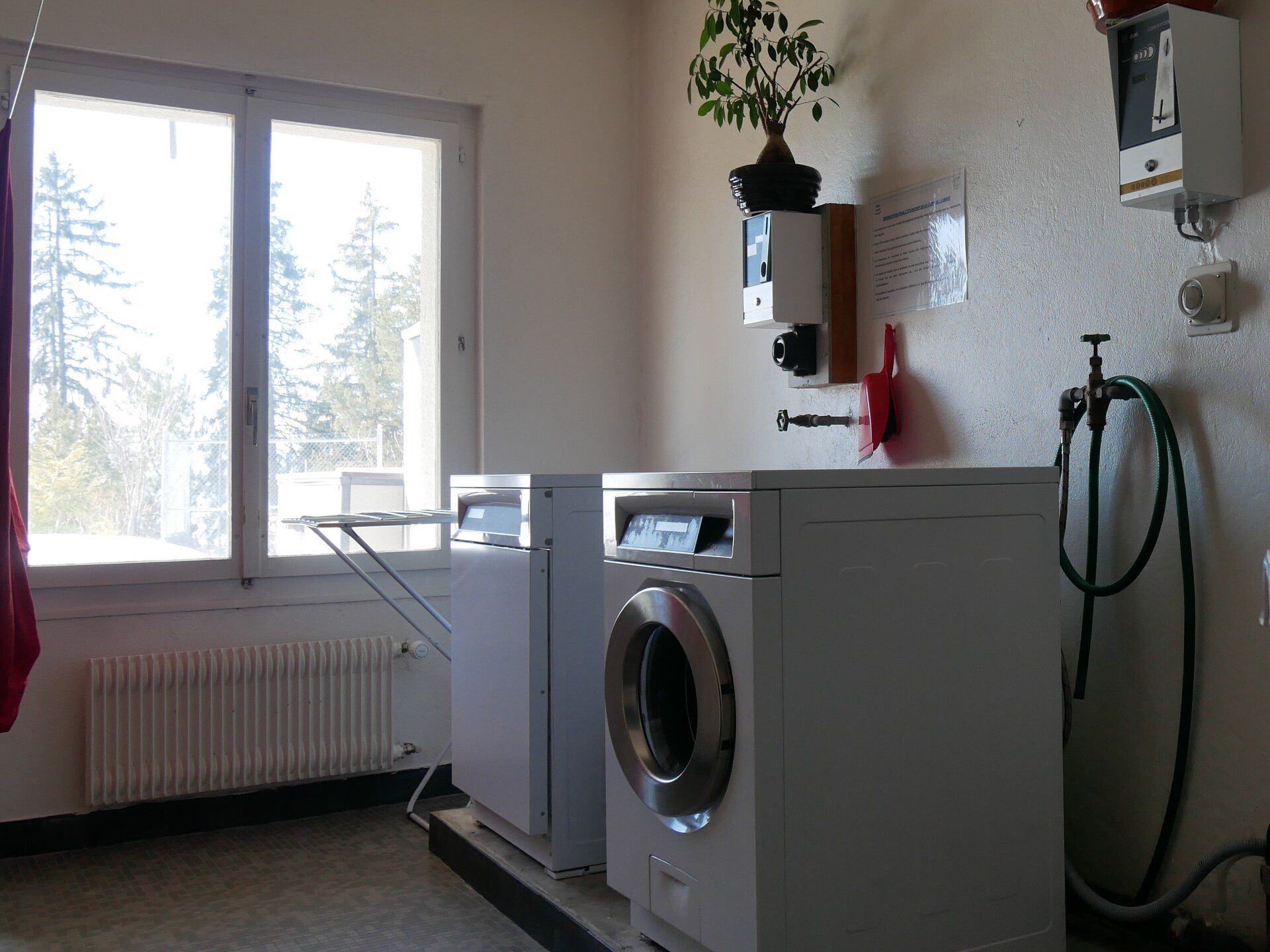 Cransalpin: luxe appartement met zwembad direct aan de piste in Crans-Montana - foto 51