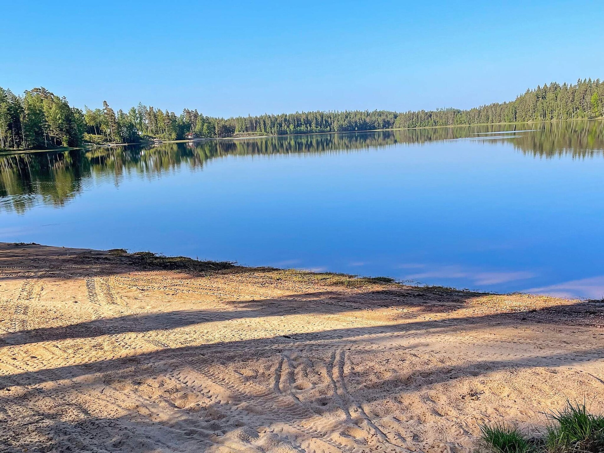 8-persoons vakantiehuis aan het meer in Håcksvik - foto 36