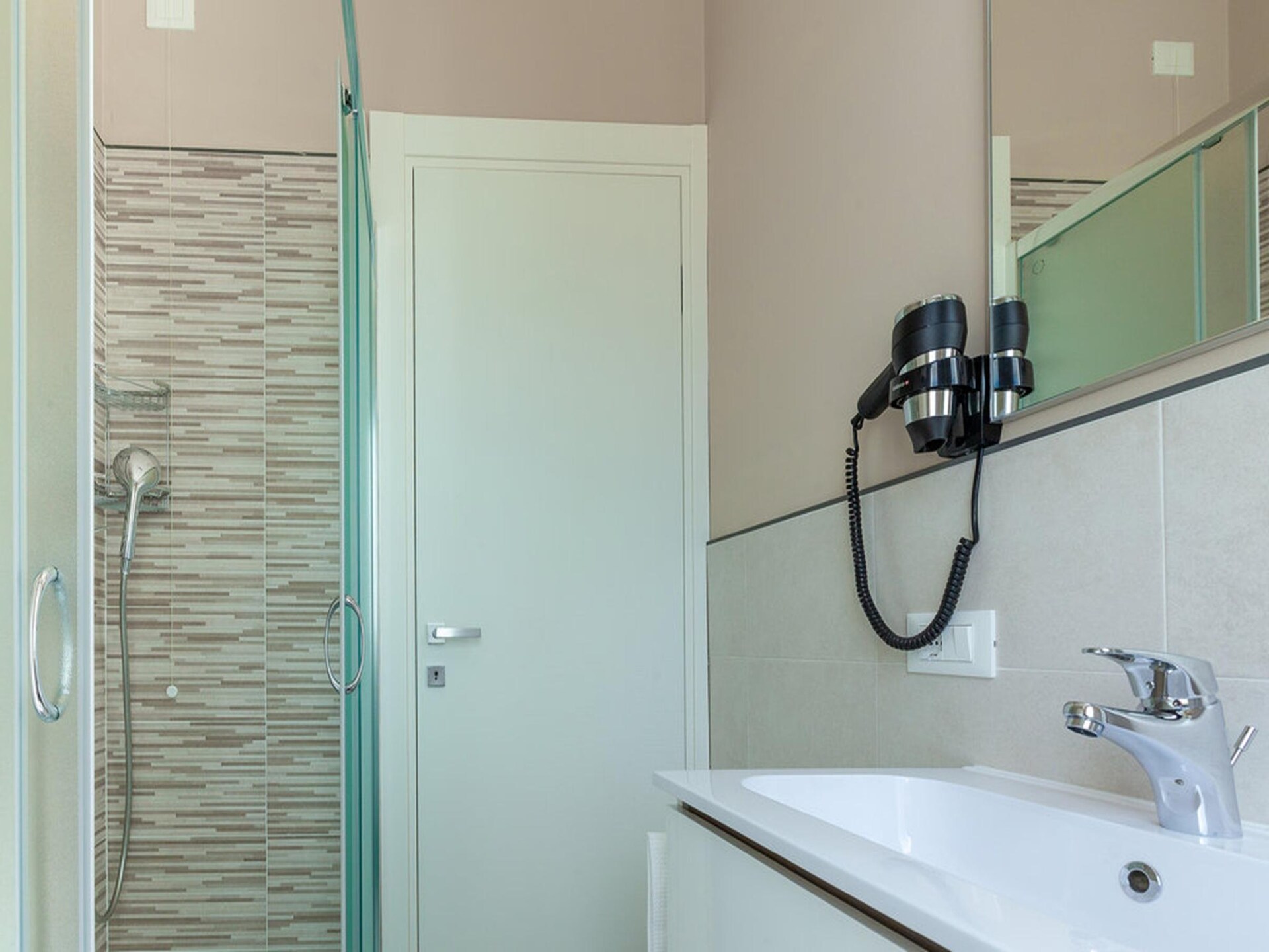 Elegant appartement met zwembad op 500m van het strand in Alba Adriatica - foto 39