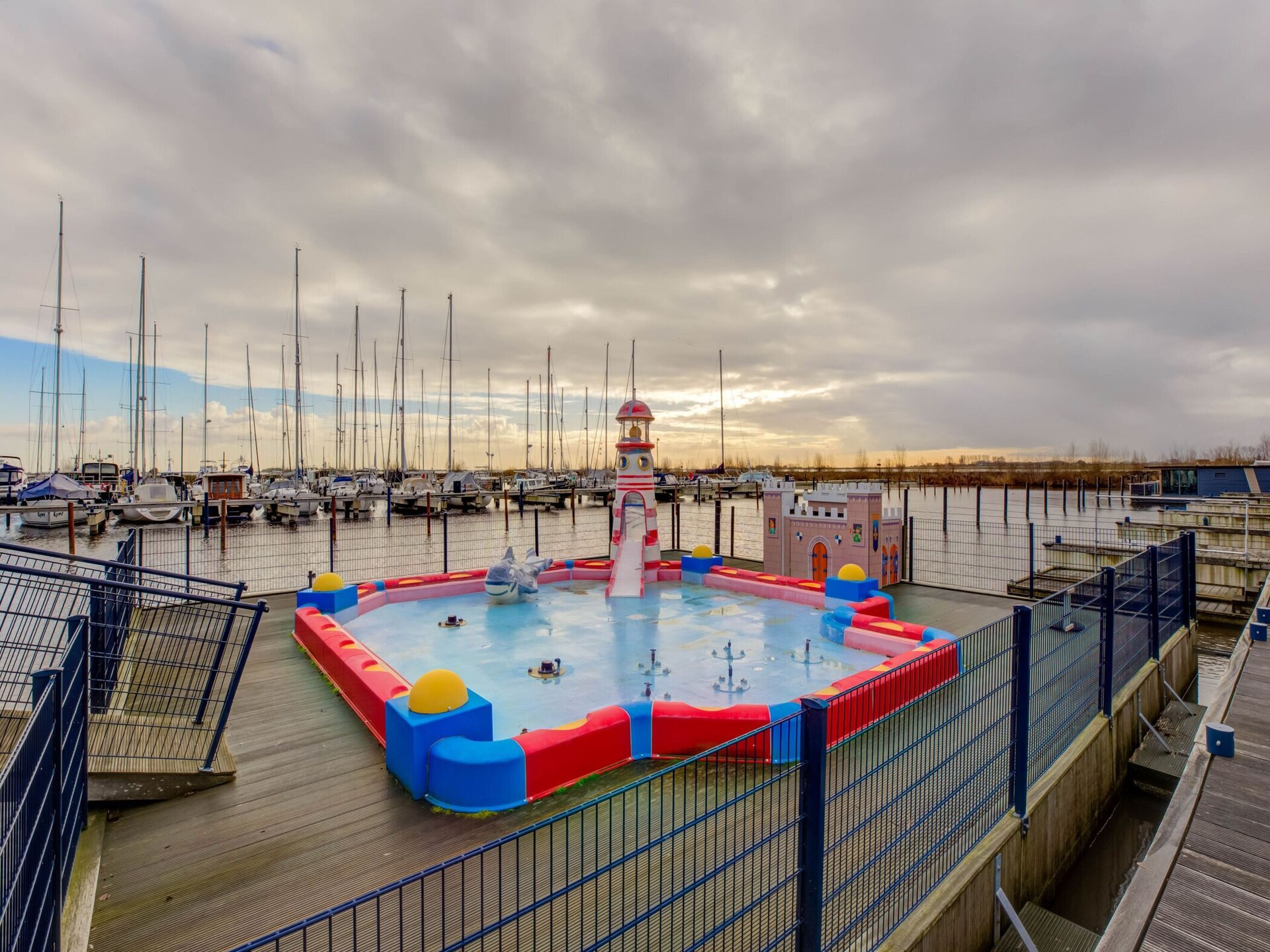 Woonboot Bermuda: Uniek verblijf aan het water in historisch Volendam - foto 18