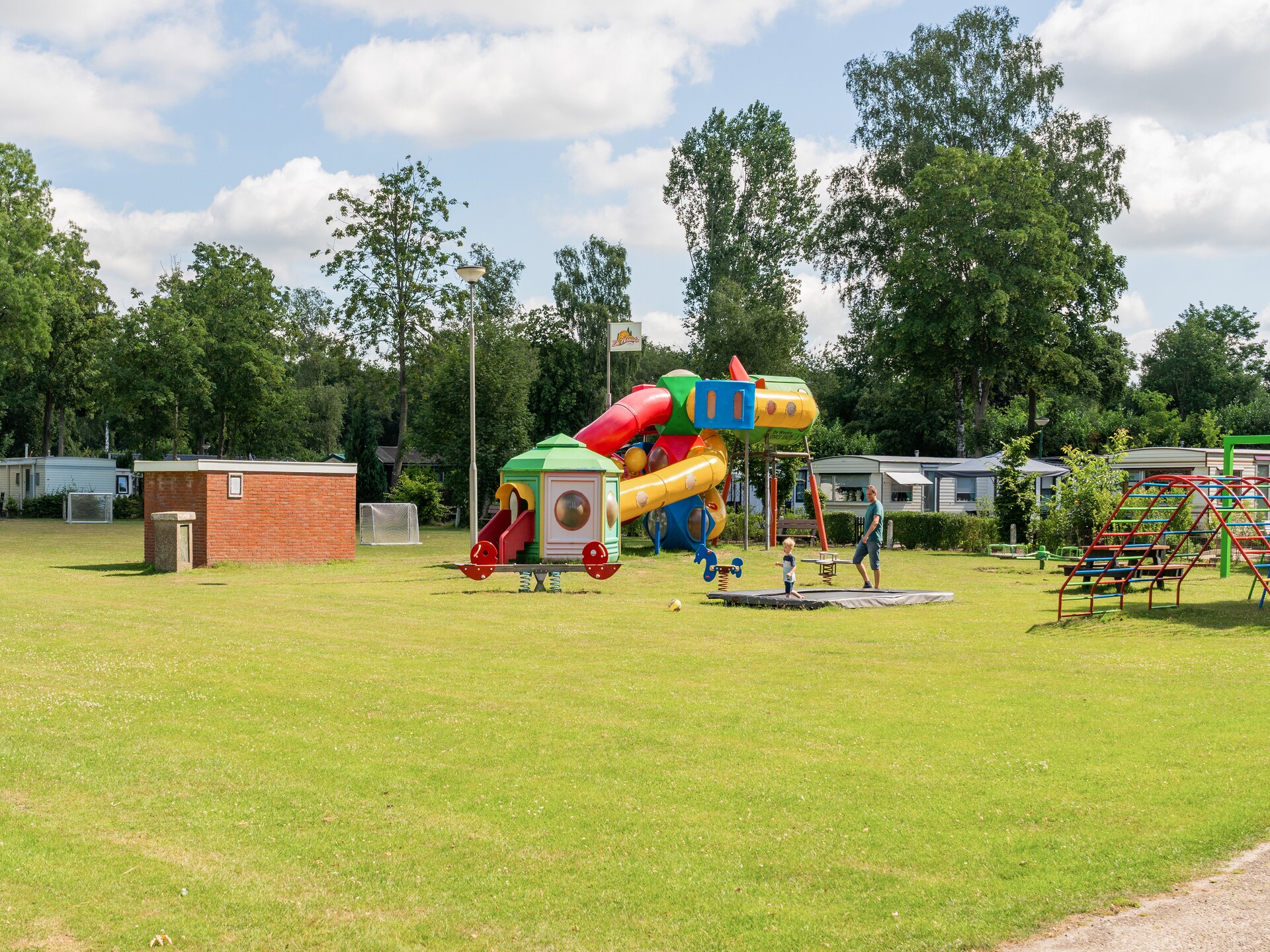 Steenmarter: Vrijstaand houten chalet aan bos en water in Twente - foto 30