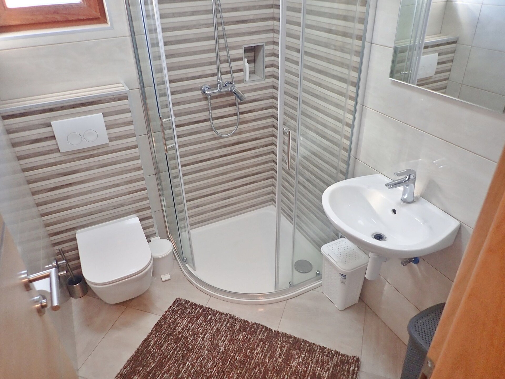 Ruim appartement op vakantiepark bij zee met uitzicht op Velebit - foto 21