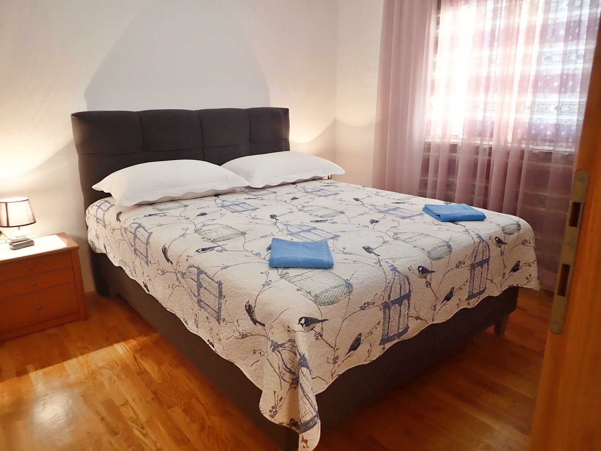 Ruim appartement op vakantiepark bij zee met uitzicht op Velebit - foto 13