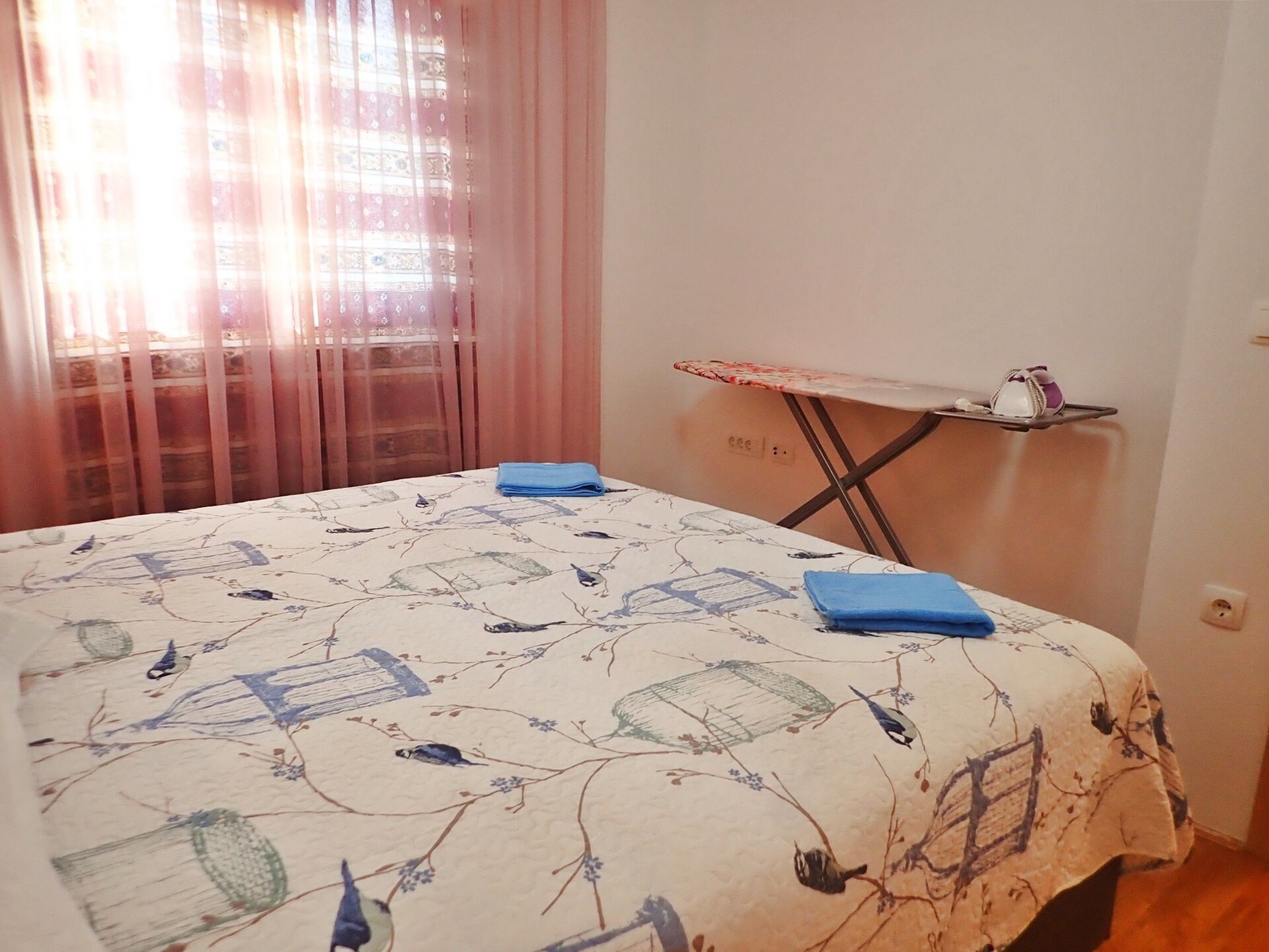 Ruim appartement op vakantiepark bij zee met uitzicht op Velebit - foto 17