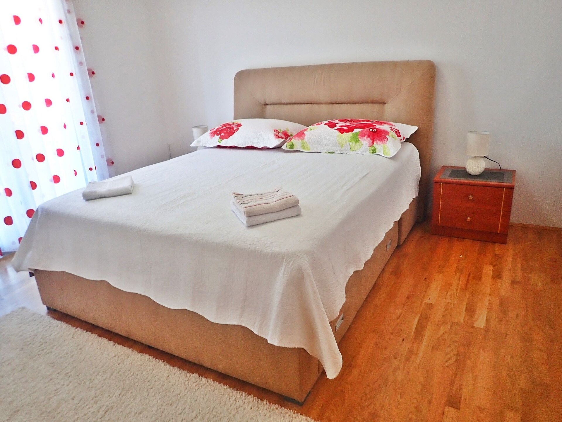 Ruim appartement op vakantiepark bij zee met uitzicht op Velebit - foto 15