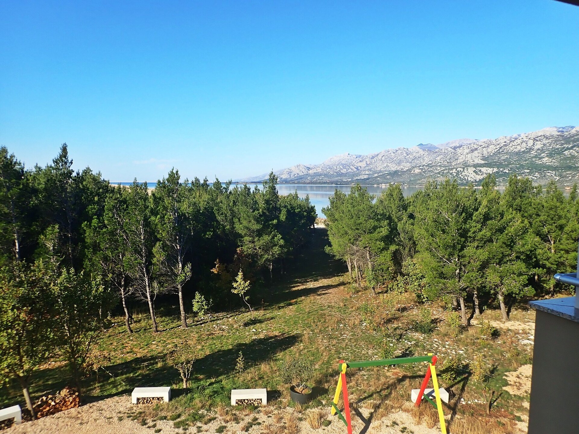 Ruim appartement op vakantiepark bij zee met uitzicht op Velebit - foto 28