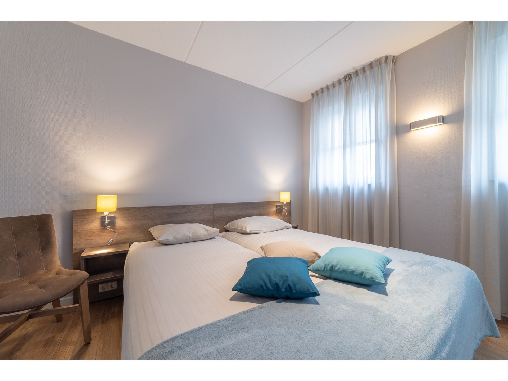 Zeeuwse Pracht: Luxe vrijstaande villa op 100m van zee in Colijnsplaat - foto 17