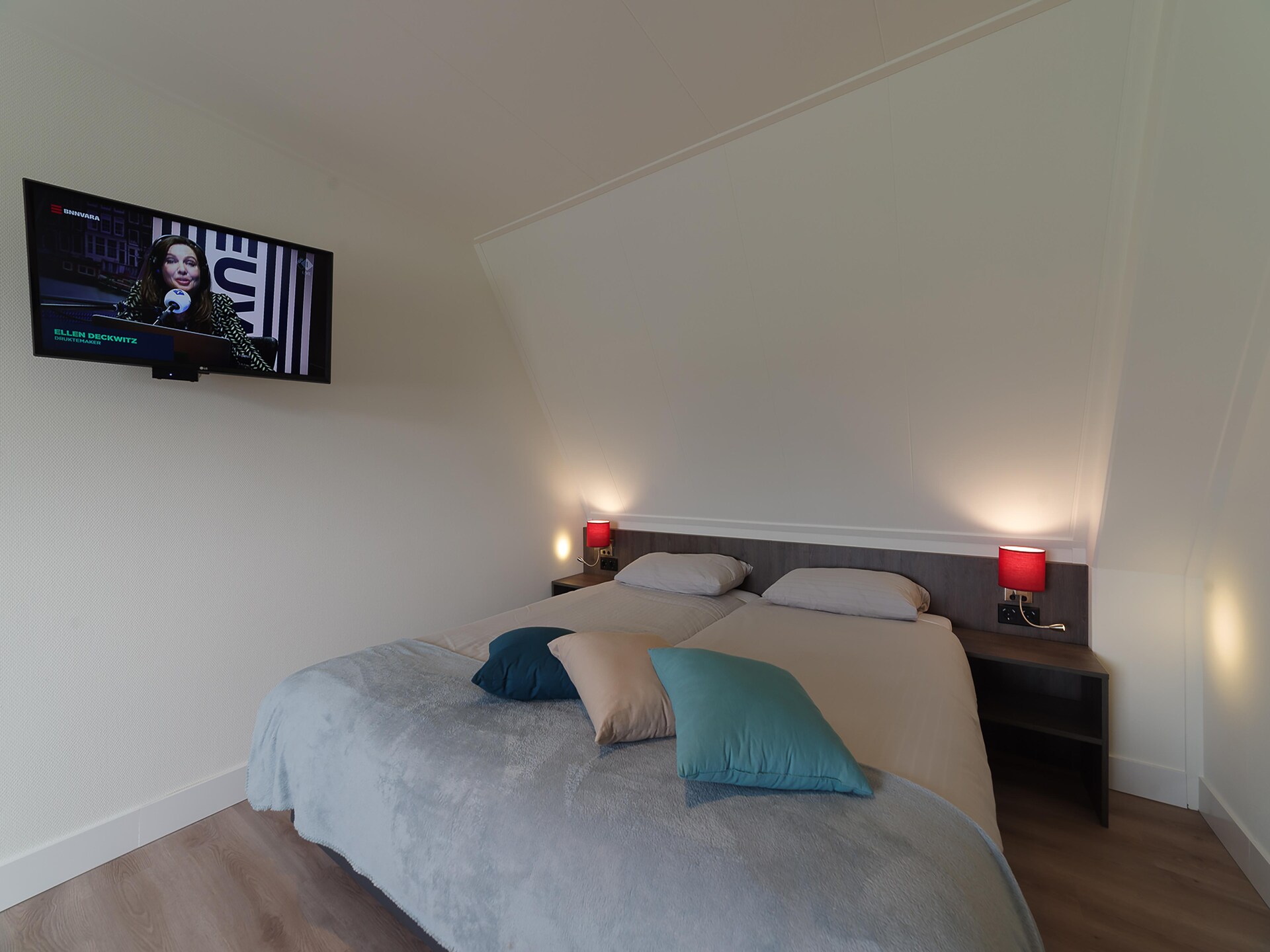 Charming Beveland: Modern vakantiehuis aan het meer in Zeeuws Colijnsplaat - foto 11