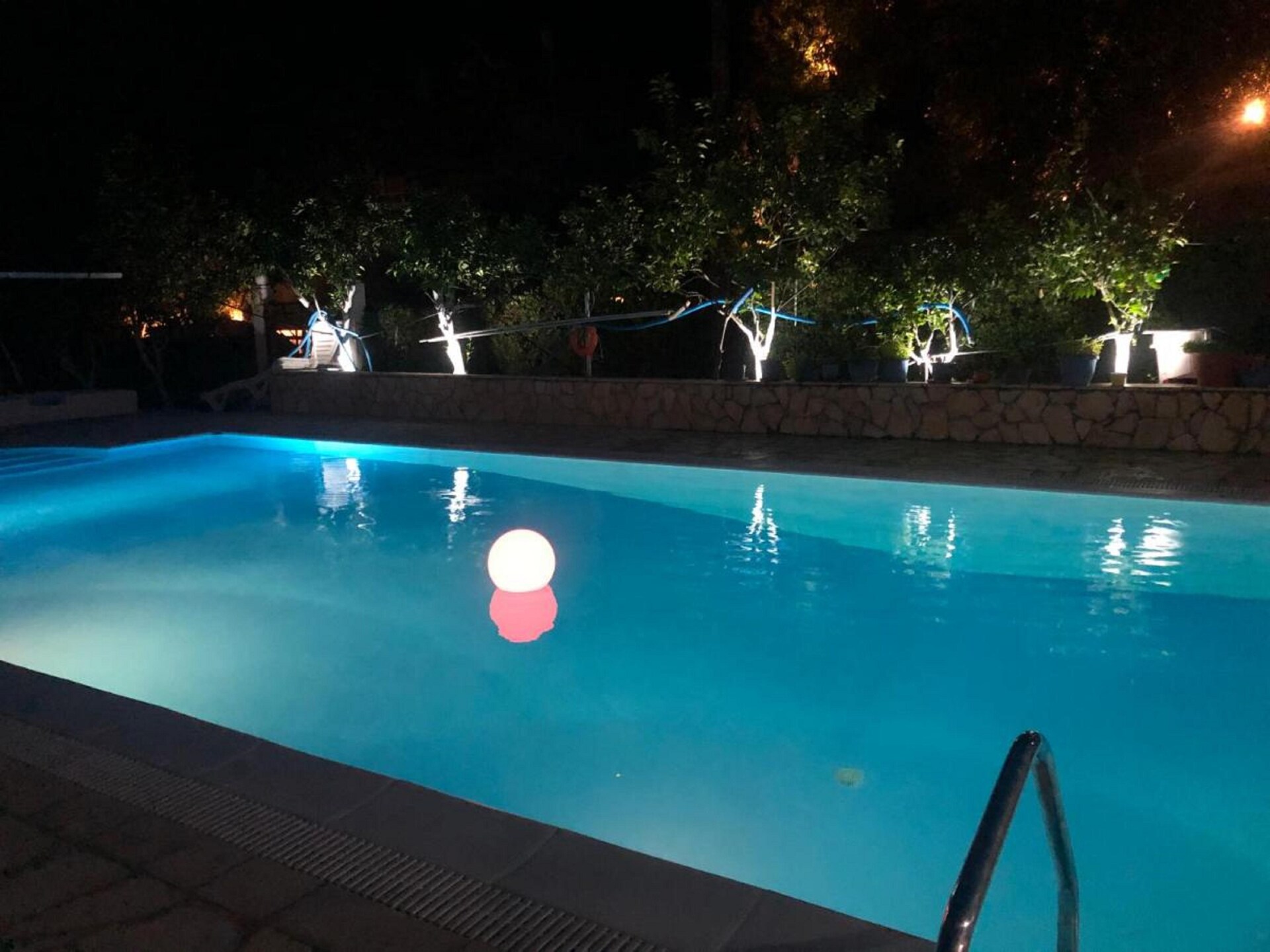 Appartement aan zee in Mpenitses met zwembad, tuin en terras - foto 8