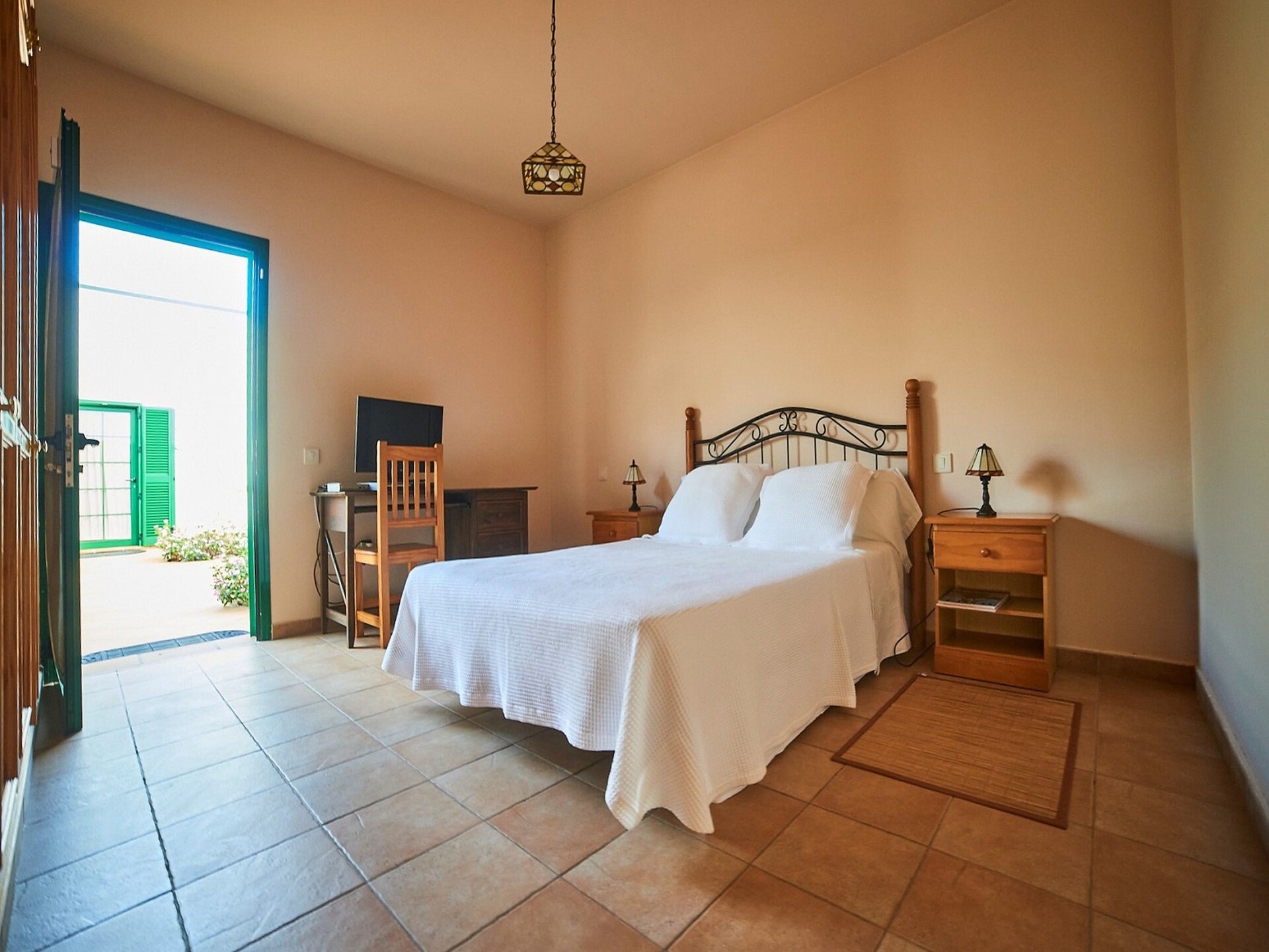 Ruim vakantiehuis met privézwembad en uitzicht op vulkaan bij La Oliva - foto 5