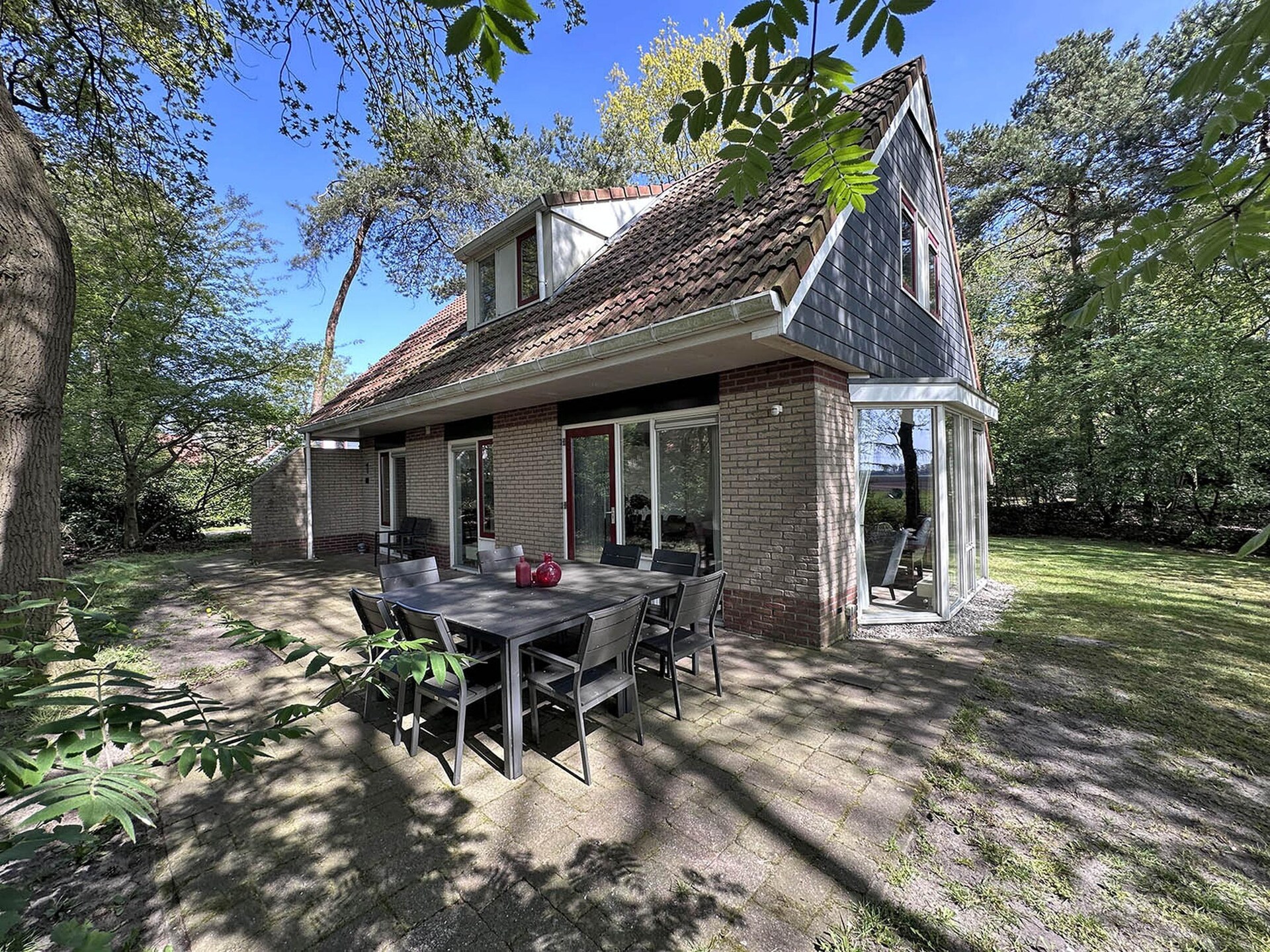 Buitenplaats Berg en Bos 4: Vrijstaand vakantiehuis voor 10 personen in bosrijk Lemele - foto 1