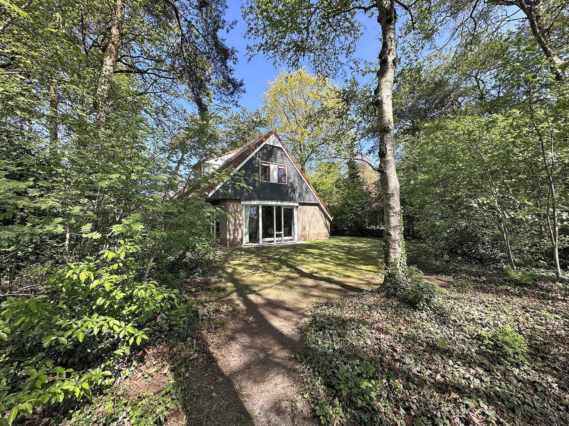 Buitenplaats Berg en Bos 4: Vrijstaand vakantiehuis voor 10 personen in bosrijk Lemele - foto 8