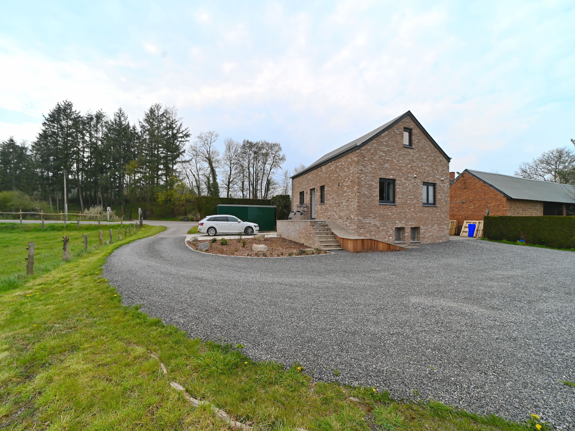 4-persoons vakantiehuis met mezzanine aan de Ourthe in Monville - foto 3